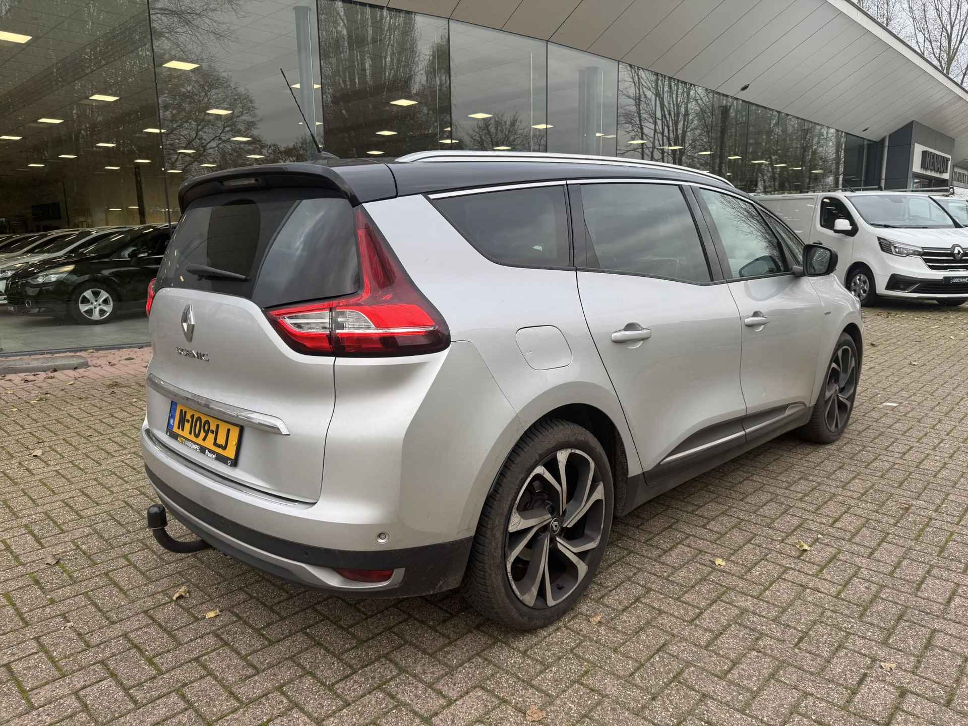 Renault Grand Scénic 1.3 TCe 160 EDC Bose | Trekhaak | All season banden | Head-up display | Stoelverwarming | Parkeersensoren voor, zij en achteruitrijcamera - 3/30