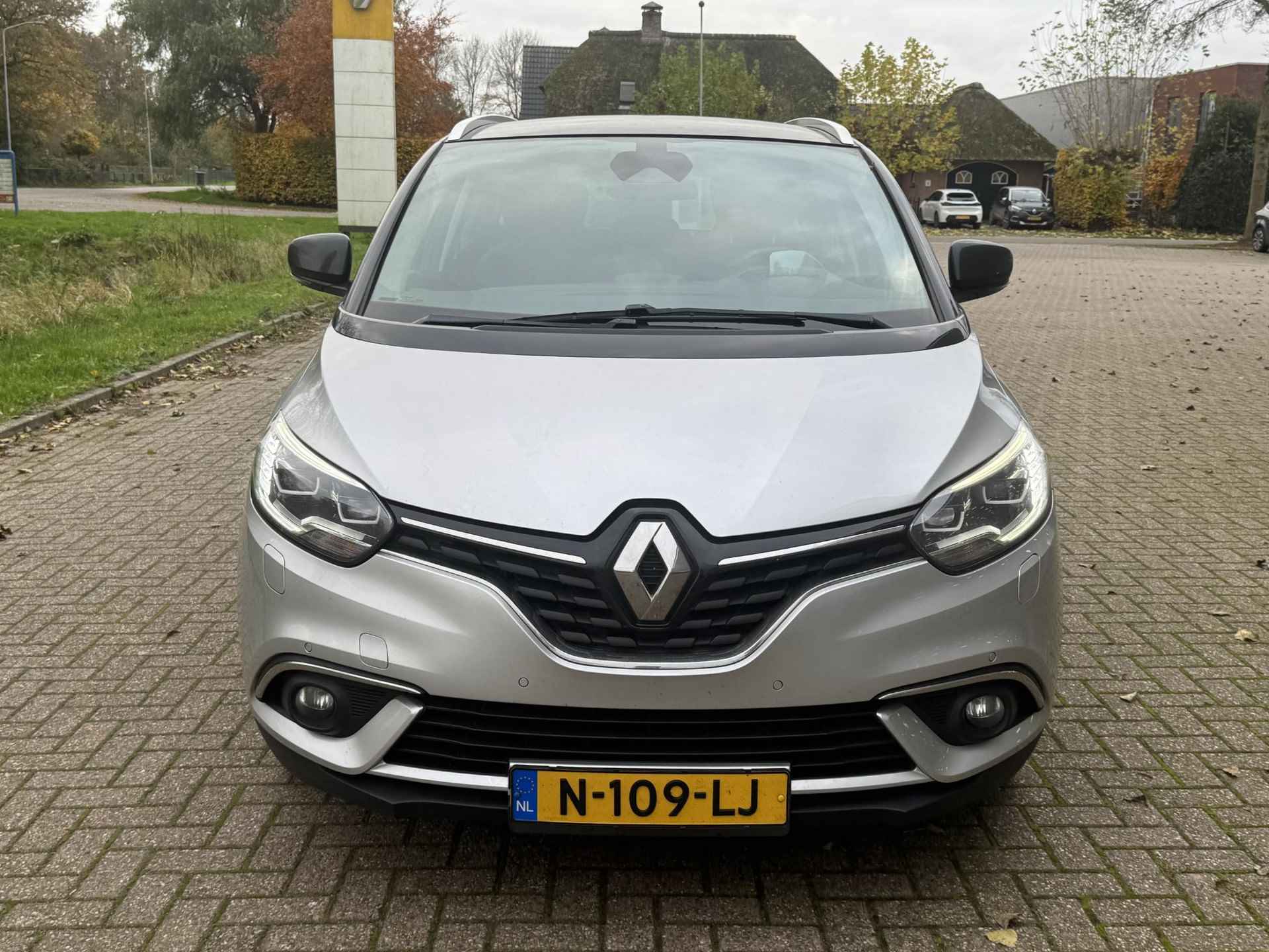 Renault Grand Scénic 1.3 TCe 160 EDC Bose | Trekhaak | All season banden | Head-up display | Stoelverwarming | Parkeersensoren voor, zij en achteruitrijcamera - 4/30