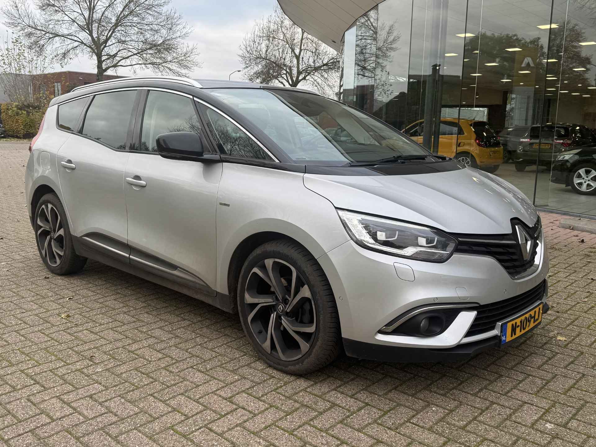 Renault Grand Scénic 1.3 TCe 160 EDC Bose | Trekhaak | All season banden | Head-up display | Stoelverwarming | Parkeersensoren voor, zij en achteruitrijcamera - 6/30