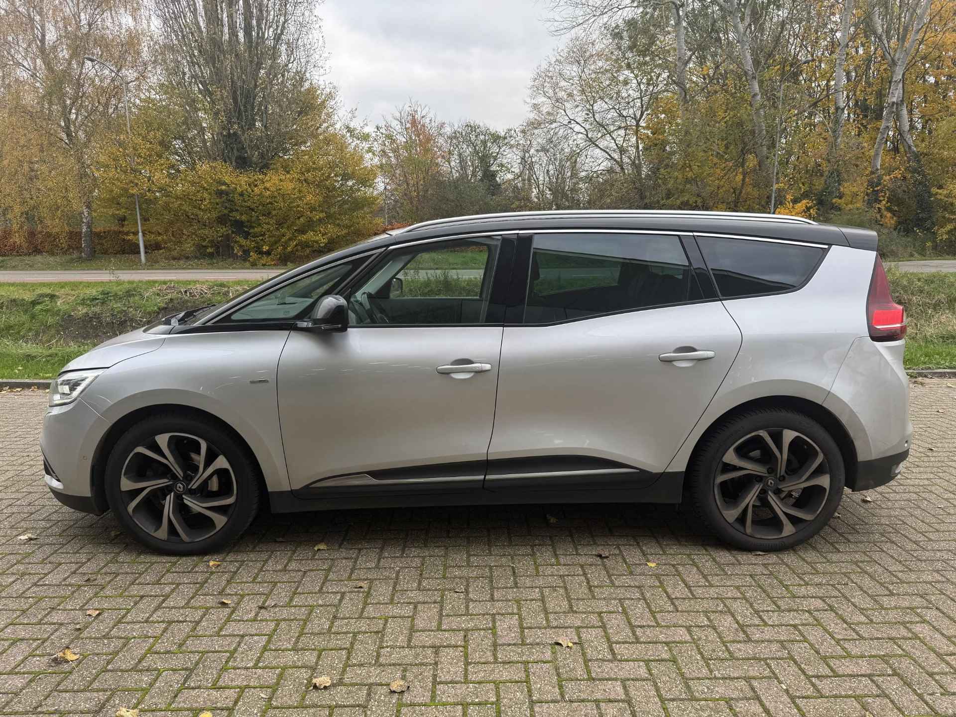 Renault Grand Scénic 1.3 TCe 160 EDC Bose | Trekhaak | All season banden | Head-up display | Stoelverwarming | Parkeersensoren voor, zij en achteruitrijcamera - 8/30