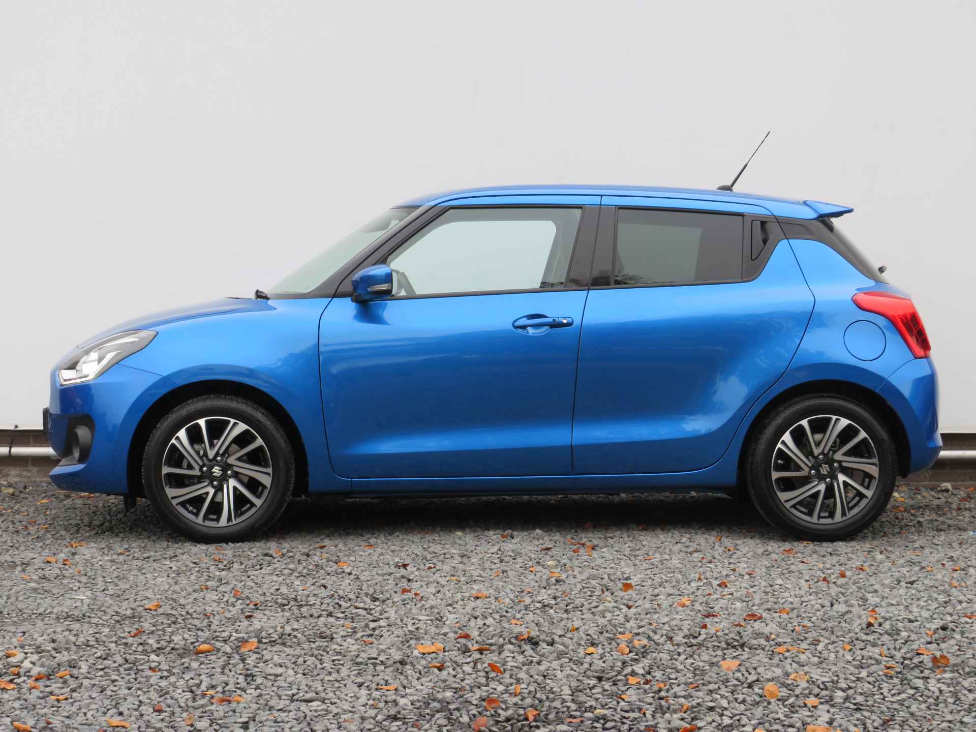 Suzuki Swift 1.2 Style/Stijl Smart Hybrid, Trekhaak, Applecarpl./Andr. Auto, Navigatie, Stoelverwarm - 4/35