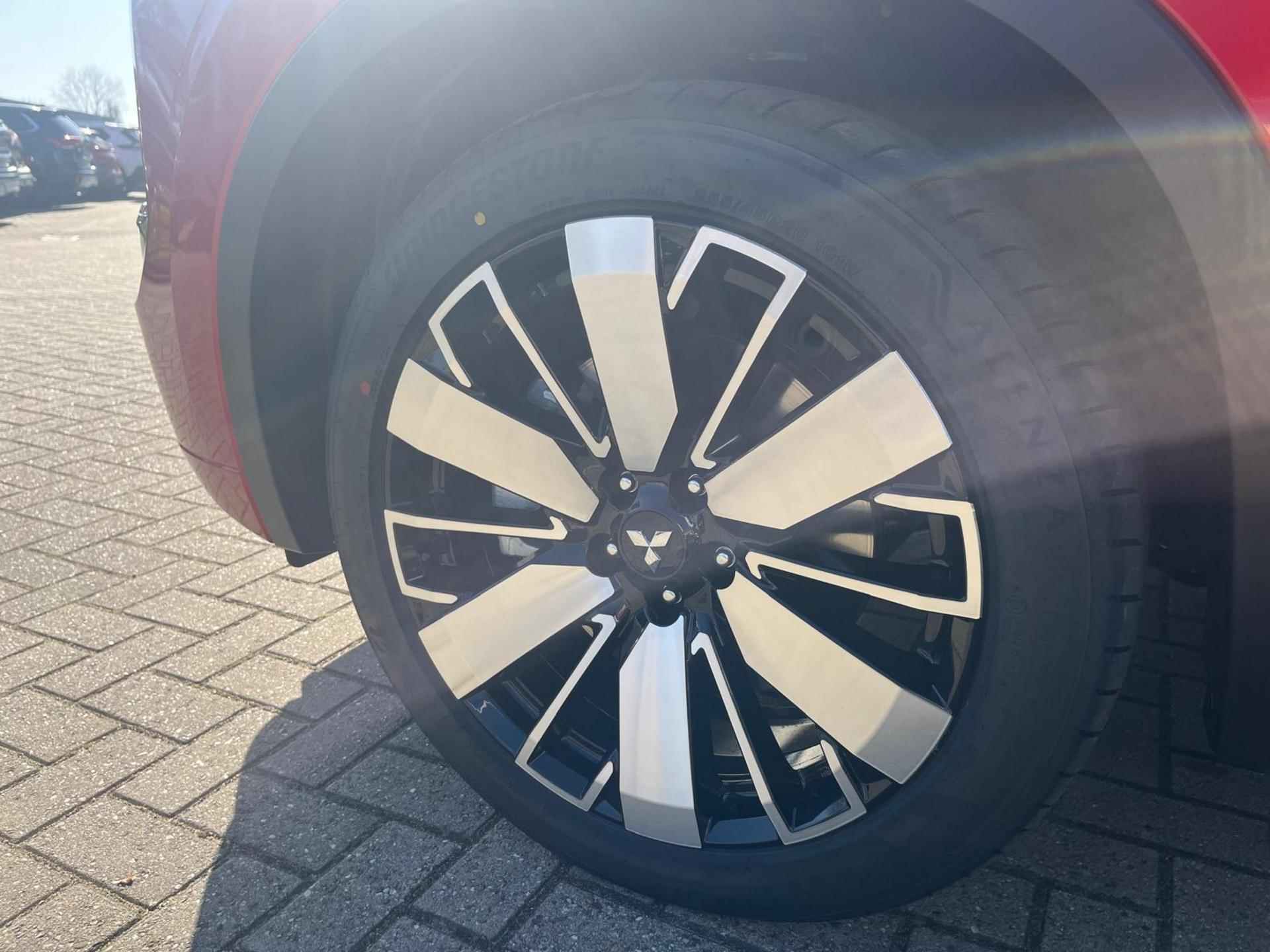 Mitsubishi Outlander 2.4 PHEV Instyle+ | Snel leverbaar | All in prijzen | - 5/36