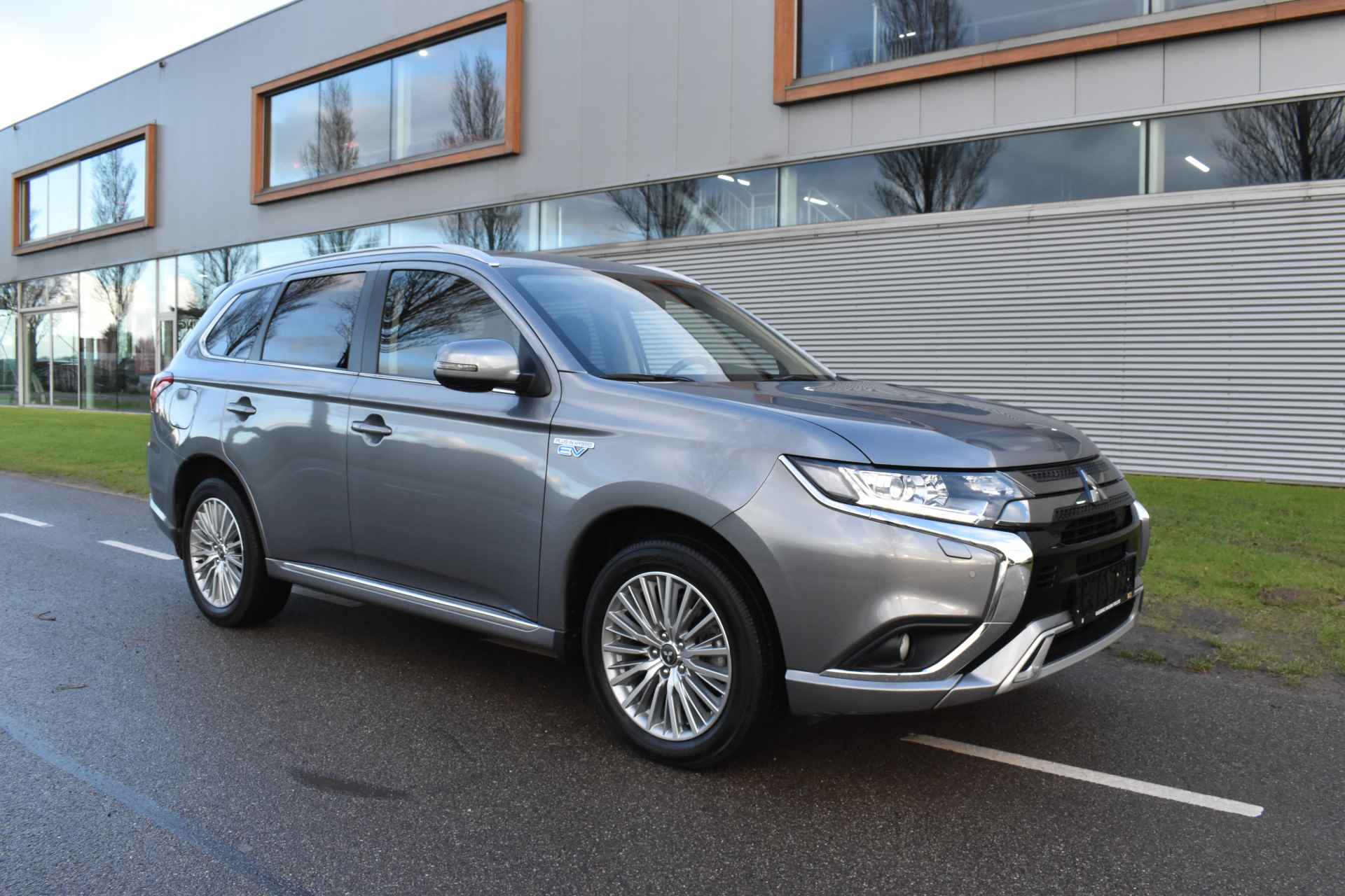 Mitsubishi Outlander 2.4 PHEV Instyle Standkachel Navigatie - 3/53