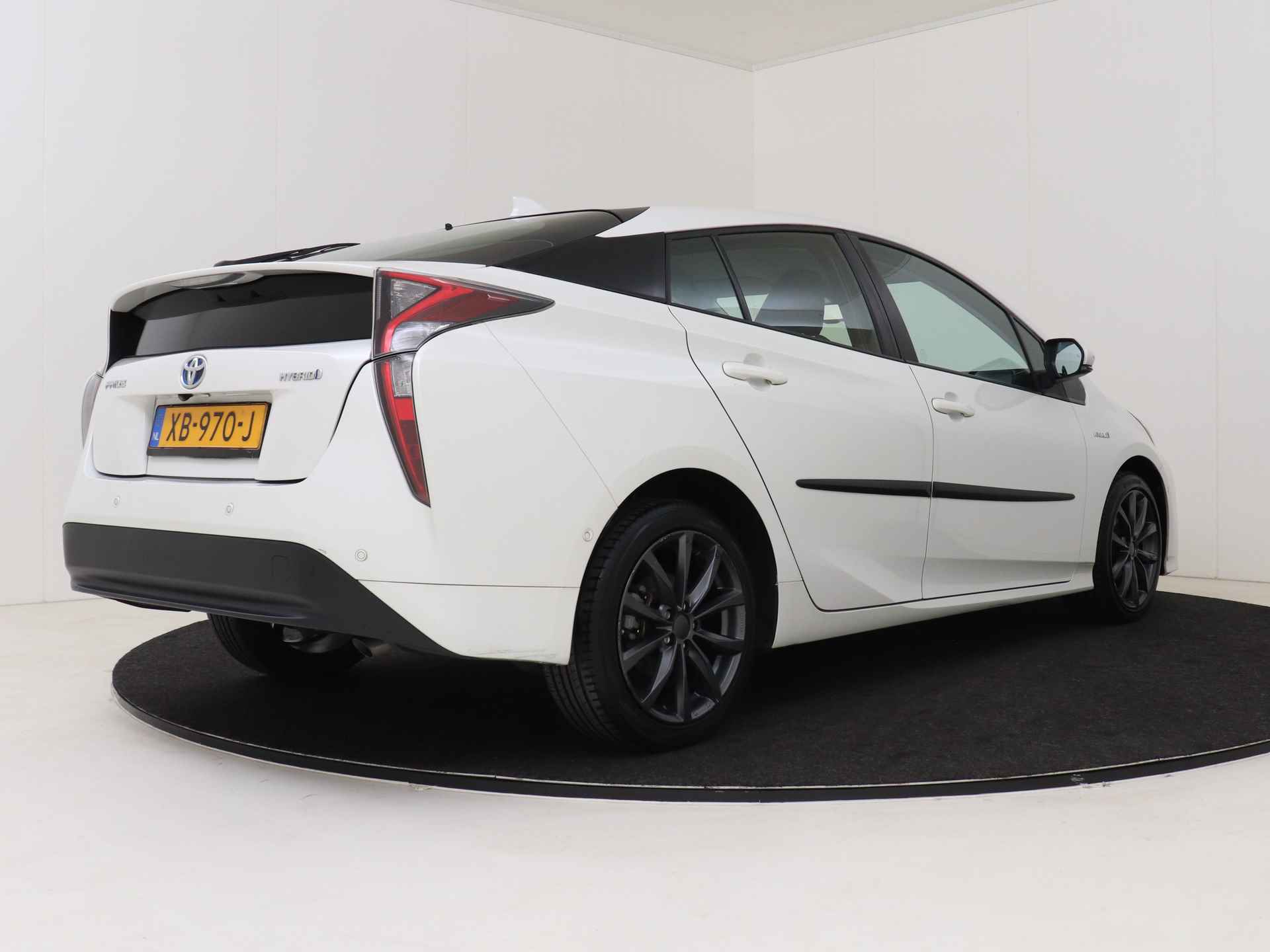 Toyota Prius 1.8 Executive I Navigatie I Climate Control I Cruise Control I Camera I USB I Keyless Entry/Start I 1e Eigenaar I Dealer Onderhouden I Stoelverwarming Voor I - 3/49