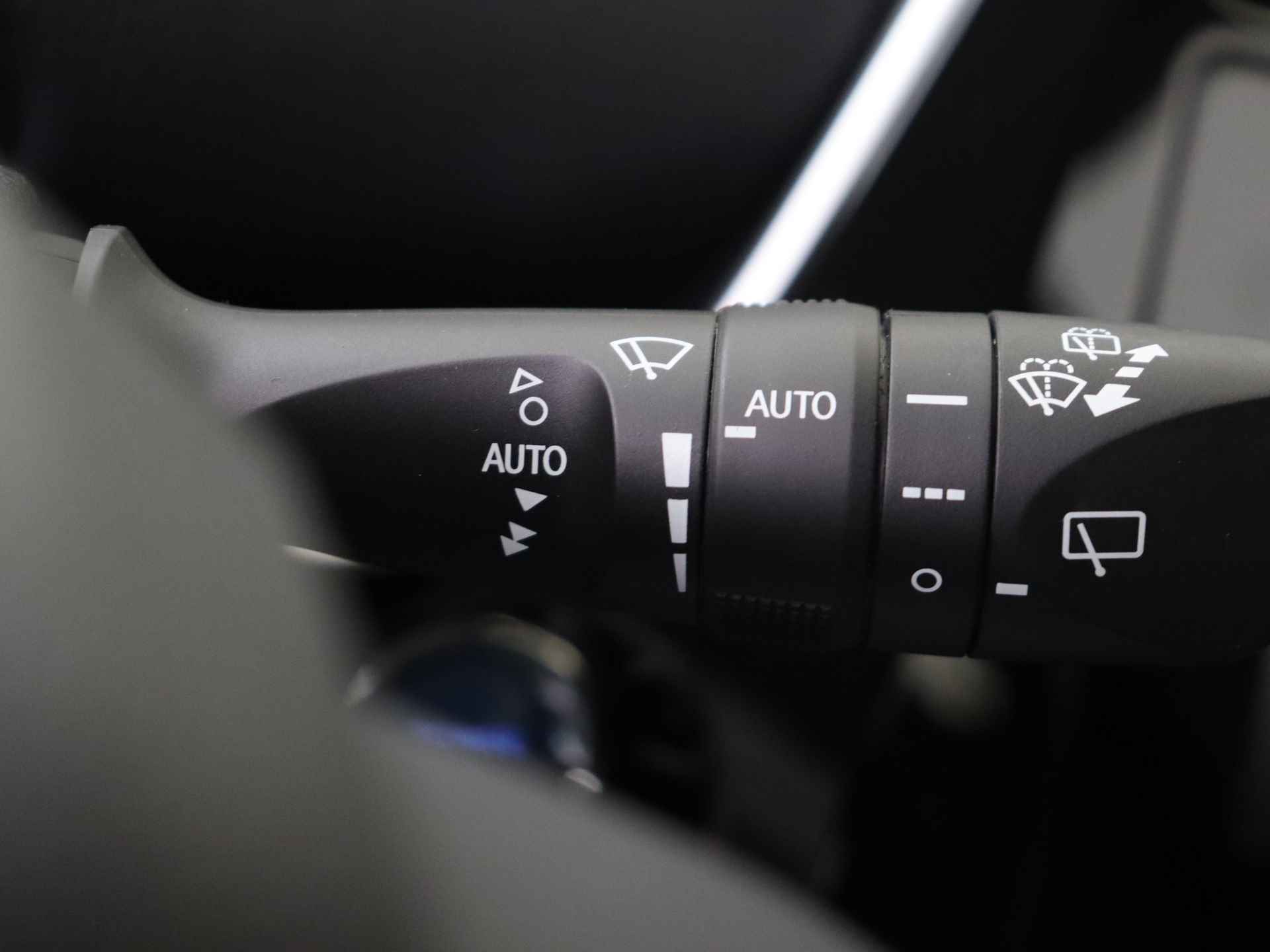 Toyota Prius 1.8 Executive I Navigatie I Climate Control I Cruise Control I Camera I USB I Keyless Entry/Start I 1e Eigenaar I Dealer Onderhouden I Stoelverwarming Voor I - 25/49