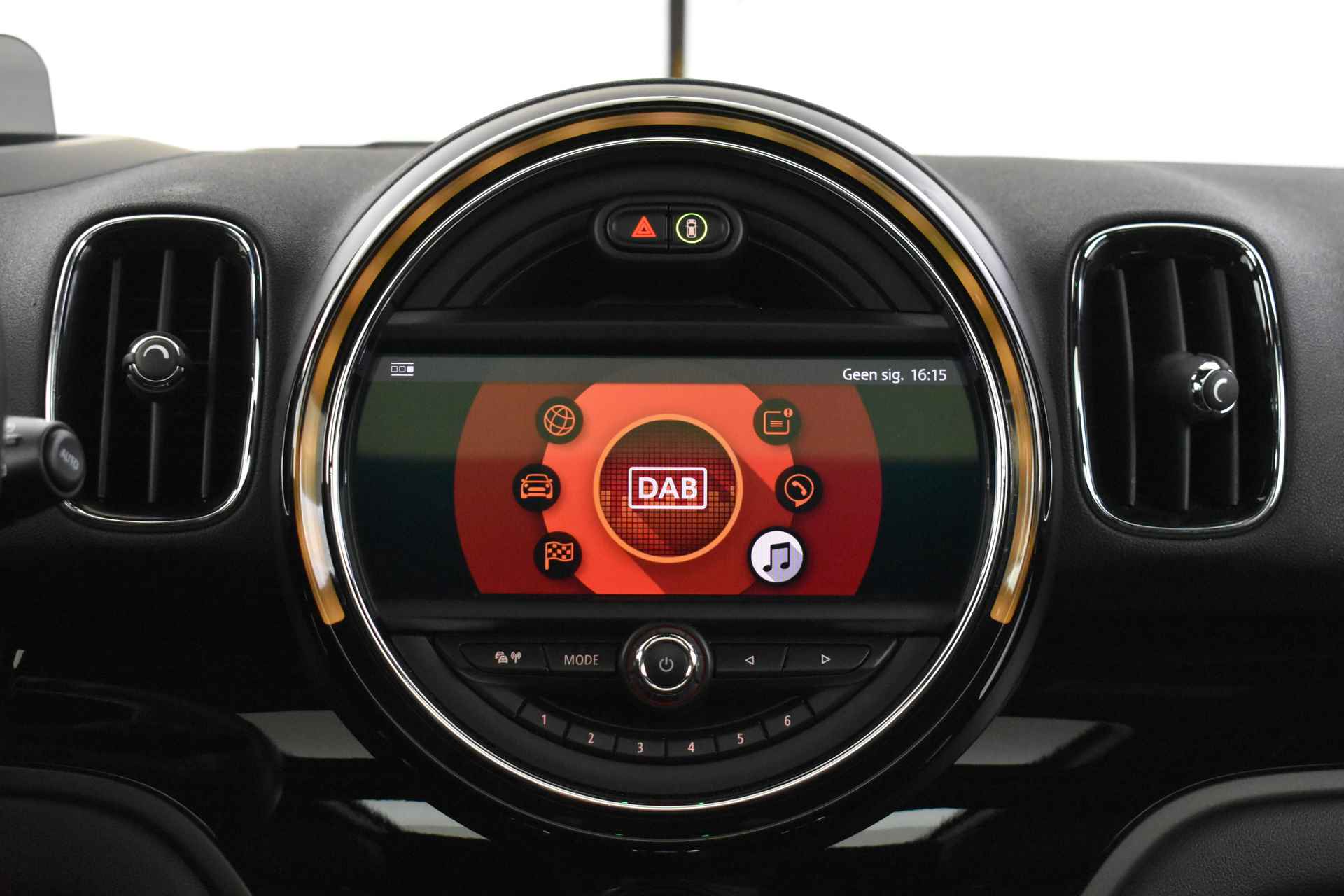 MINI Countryman Cooper SE ALL4 Chili Automaat / Panoramadak / Achteruitrijcamera / Sportstoelen / LED / Park Assistant / Comfort Access / Harman-Kardon - 25/50