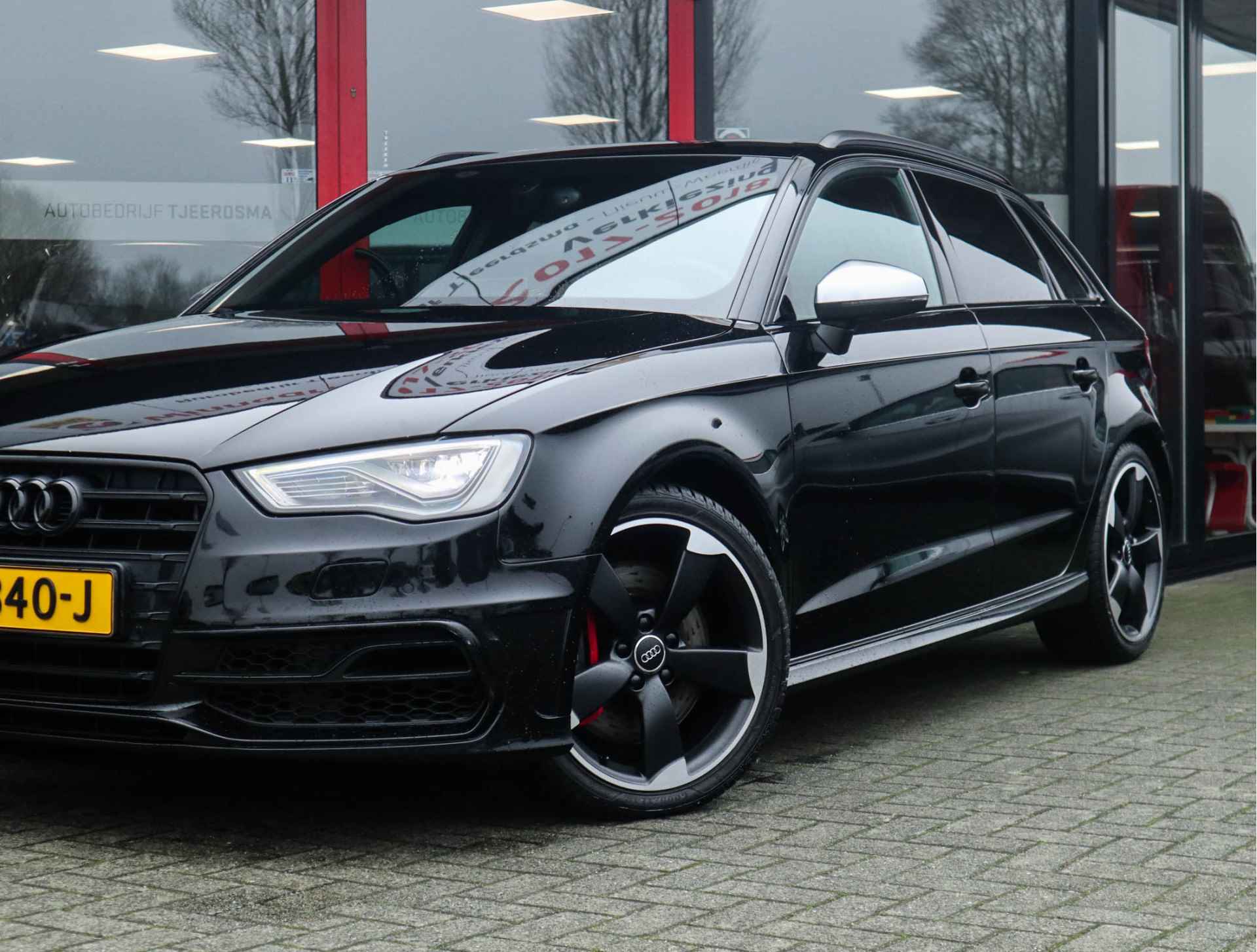 Audi A3 Sportback 2.0 TFSI S3 quattro Pro Line Plus Xenon/LED/Leder/Navi/Pano/Audi-Exclusive interieur/Stoelverw - 4/36