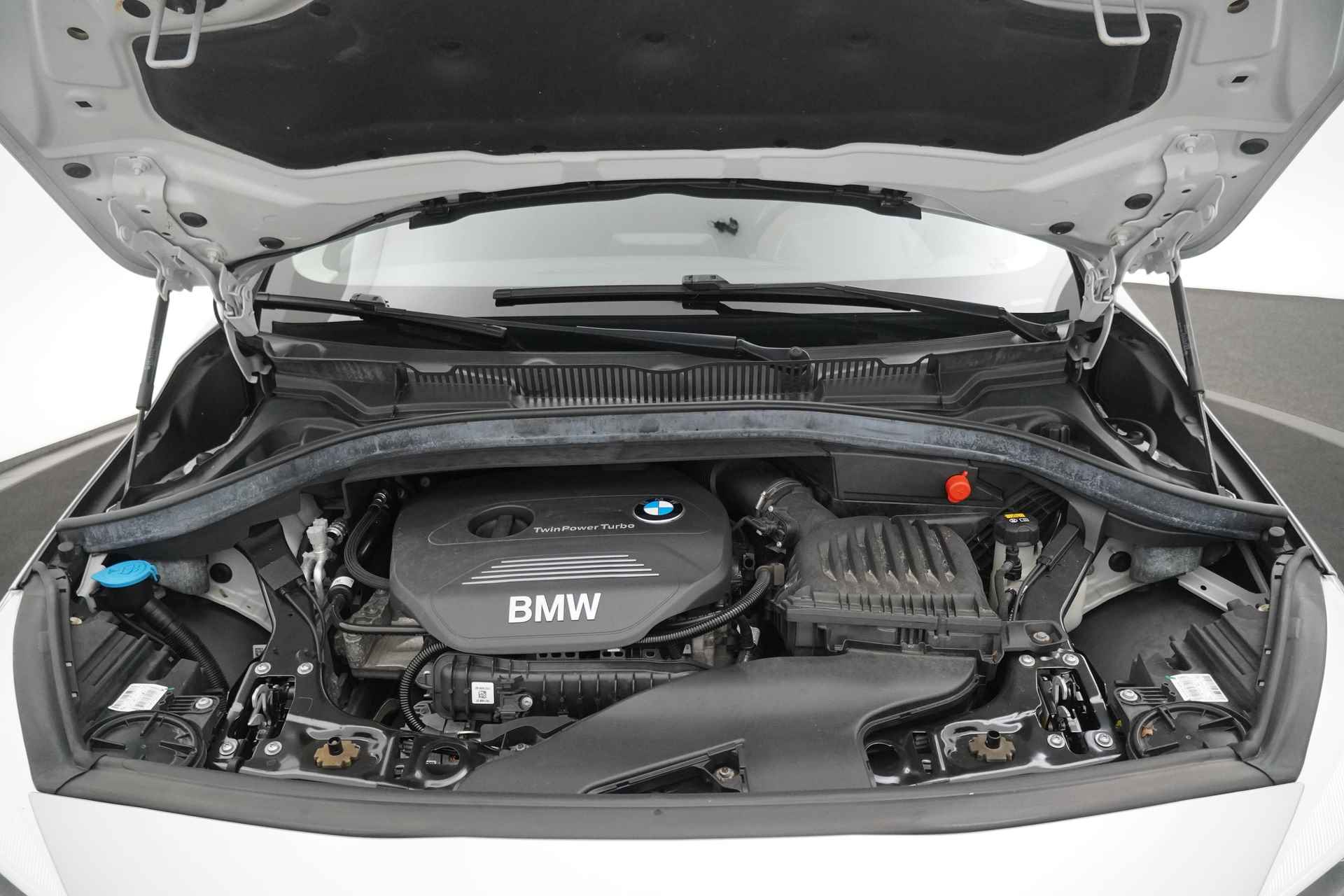 BMW 2 Serie Gran Tourer BWJ 2017 218i 136 PK Corporate Lease AUTOMAAT / TREKHAAK / NAVI / CRUISE / AIRCO / BLUETOOTH / LMV / KEYLESS - 28/29