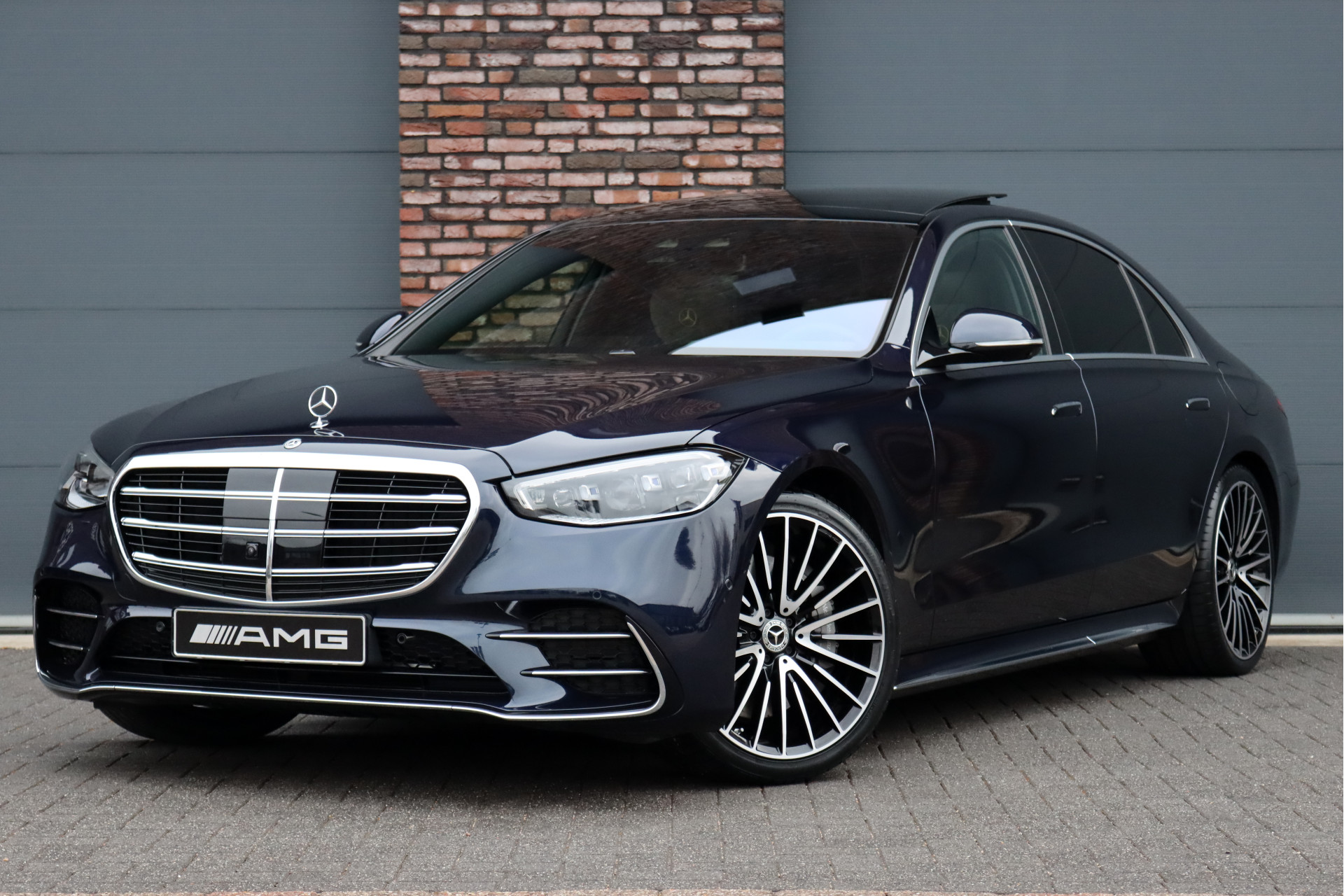 Mercedes-Benz S-Klasse 580 e 4MATIC Lang AMG Line Aut9 | 'Manufaktur' | Airmatic | Chauffeurspakket | Achterasbesturing | Augmented HUD | Distronic+ | Burmester | Exclusief Nappa Leder | 3D-Display | Vlakkenverwarming | Zonweringspakket |