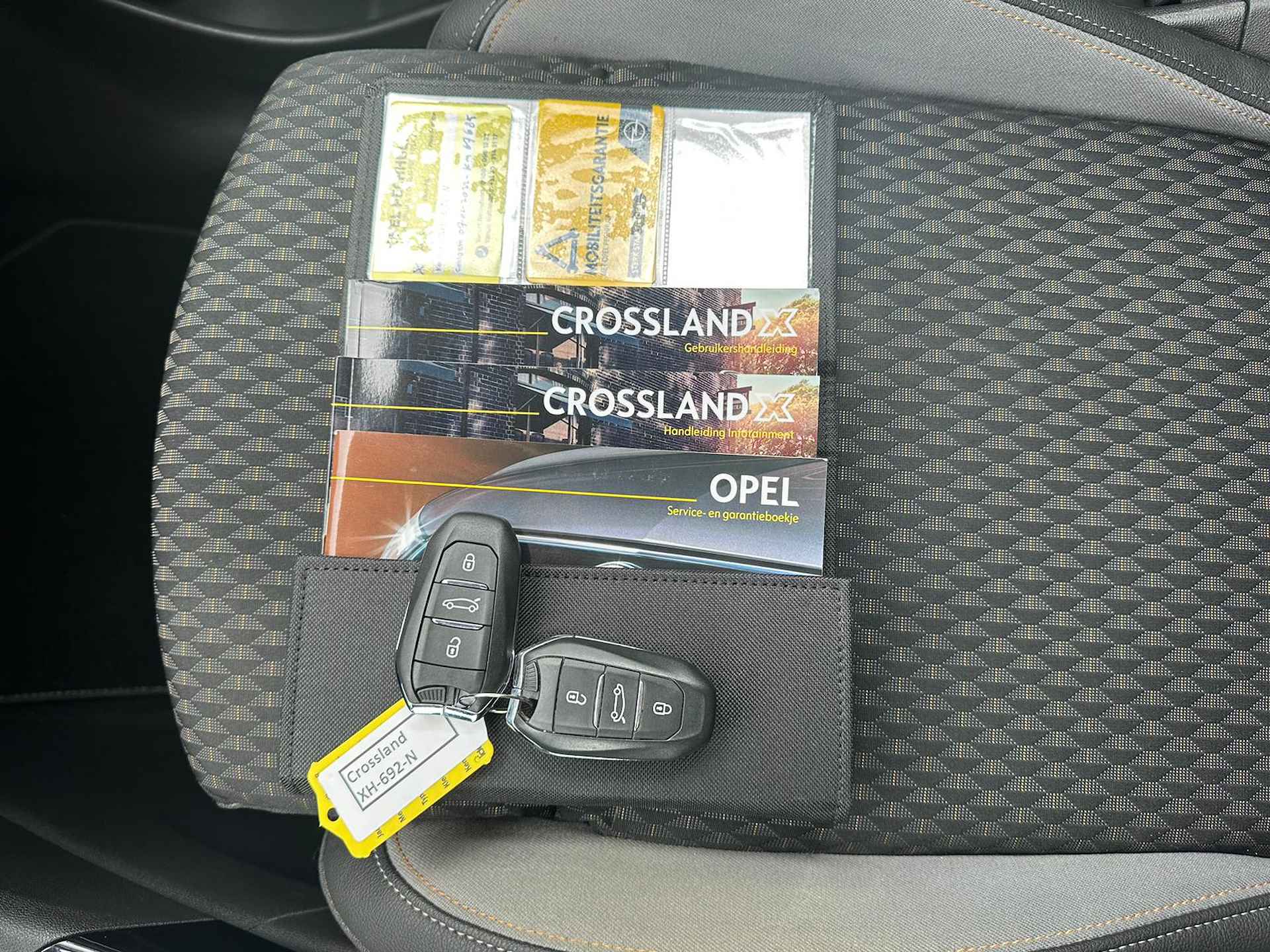 Opel Crossland X 1.2 Turbo 110PK INNOVATION+ | TREKHAAK AFN.BAAR| CAMERA| AGR-COMFORTSTOELEN| KEYLESS ENTRY & START| NAVIGATIE| ALL SEASONBANDEN - 38/40