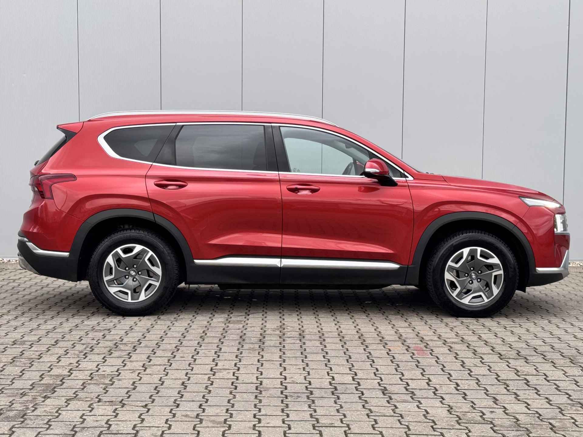 Hyundai Santa Fe 1.6 T-GDI HEV Comfort Smart / Trekhaak - trekgewicht geremd 1650 kg/ Cruise controle adaptief/ Automaat/ Stoelverwarming/ Ledere bekleding/ - 17/32