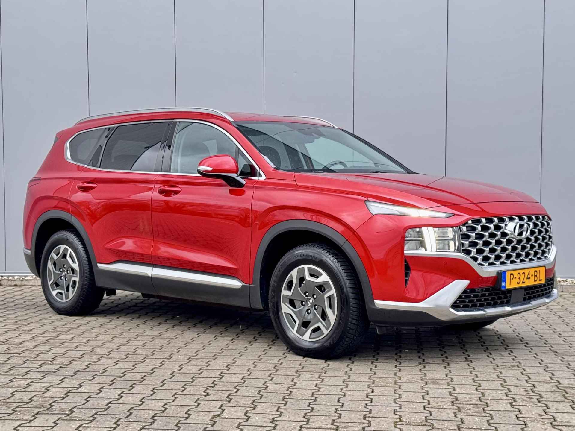 Hyundai Santa Fe 1.6 T-GDI HEV Comfort Smart / Trekhaak - trekgewicht geremd 1650 kg/ Cruise controle adaptief/ Automaat/ Stoelverwarming/ Ledere bekleding/ - 18/32