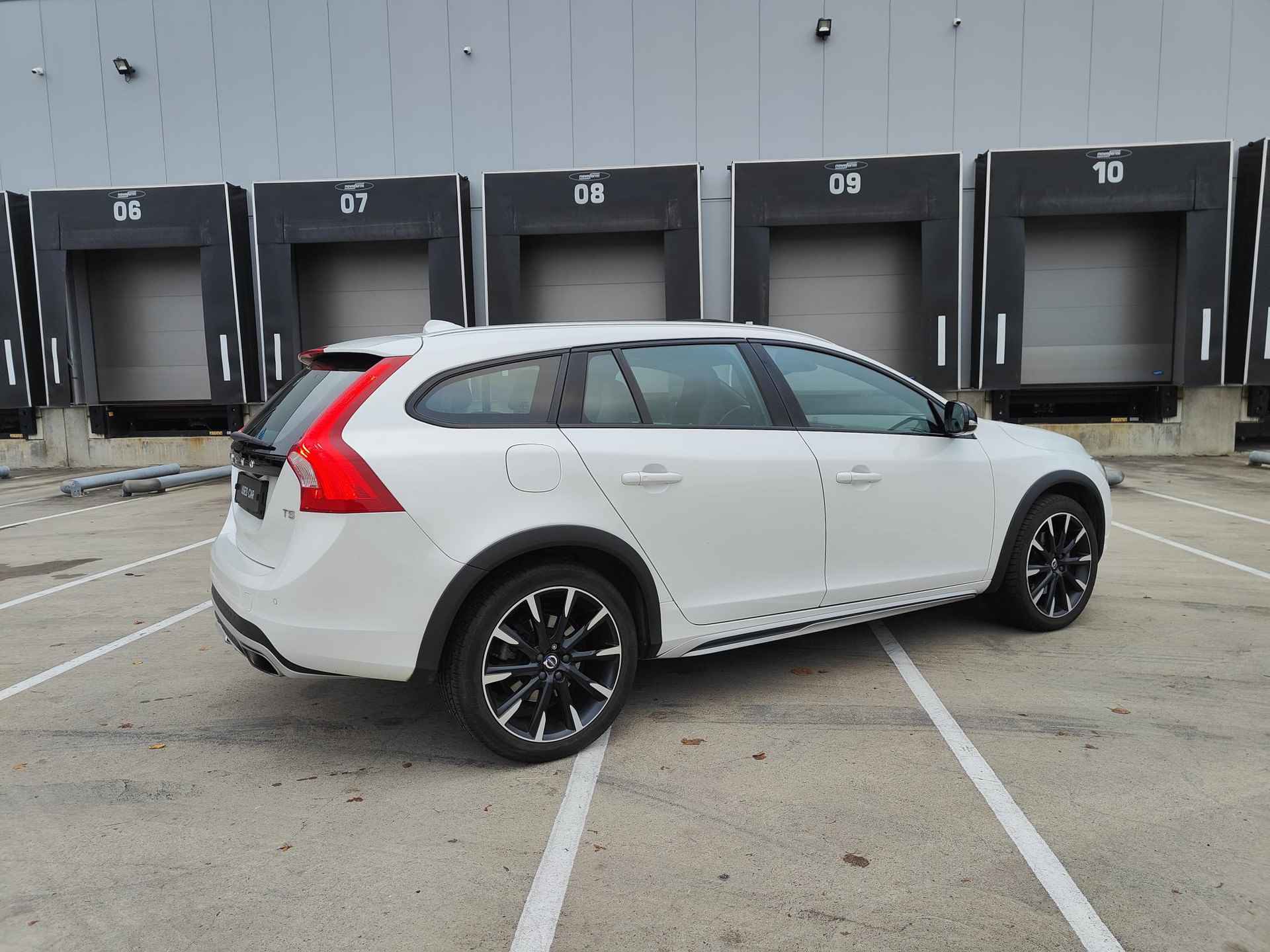 Volvo V60 Cross Country 2.0 T5 Polar+ Schuif/Kanteldak, trekhaak, Lederen bekleding - 3/11