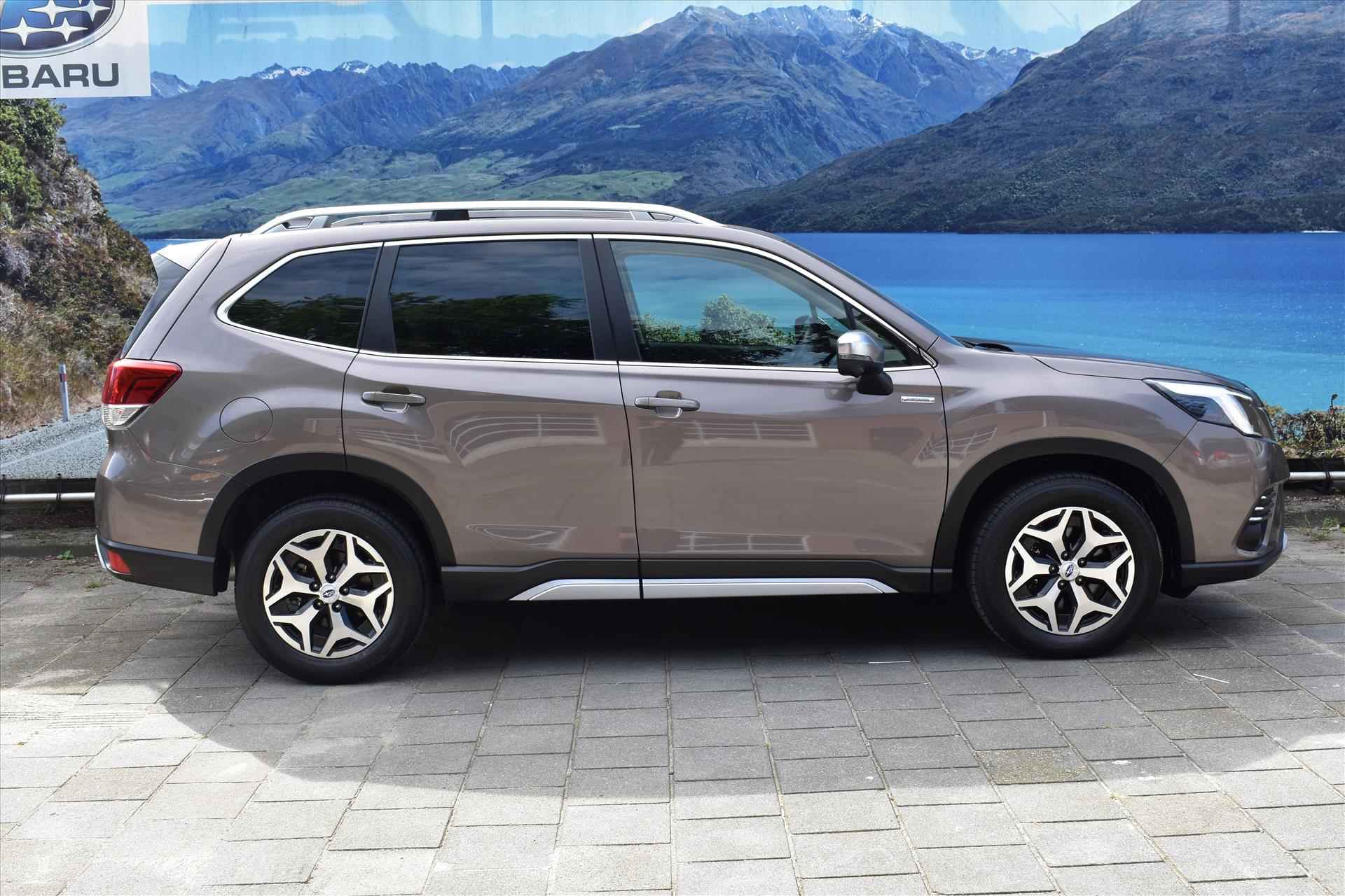 Subaru Forester 2.0i e-BOXER  MHEV CVT Luxury - 38/55