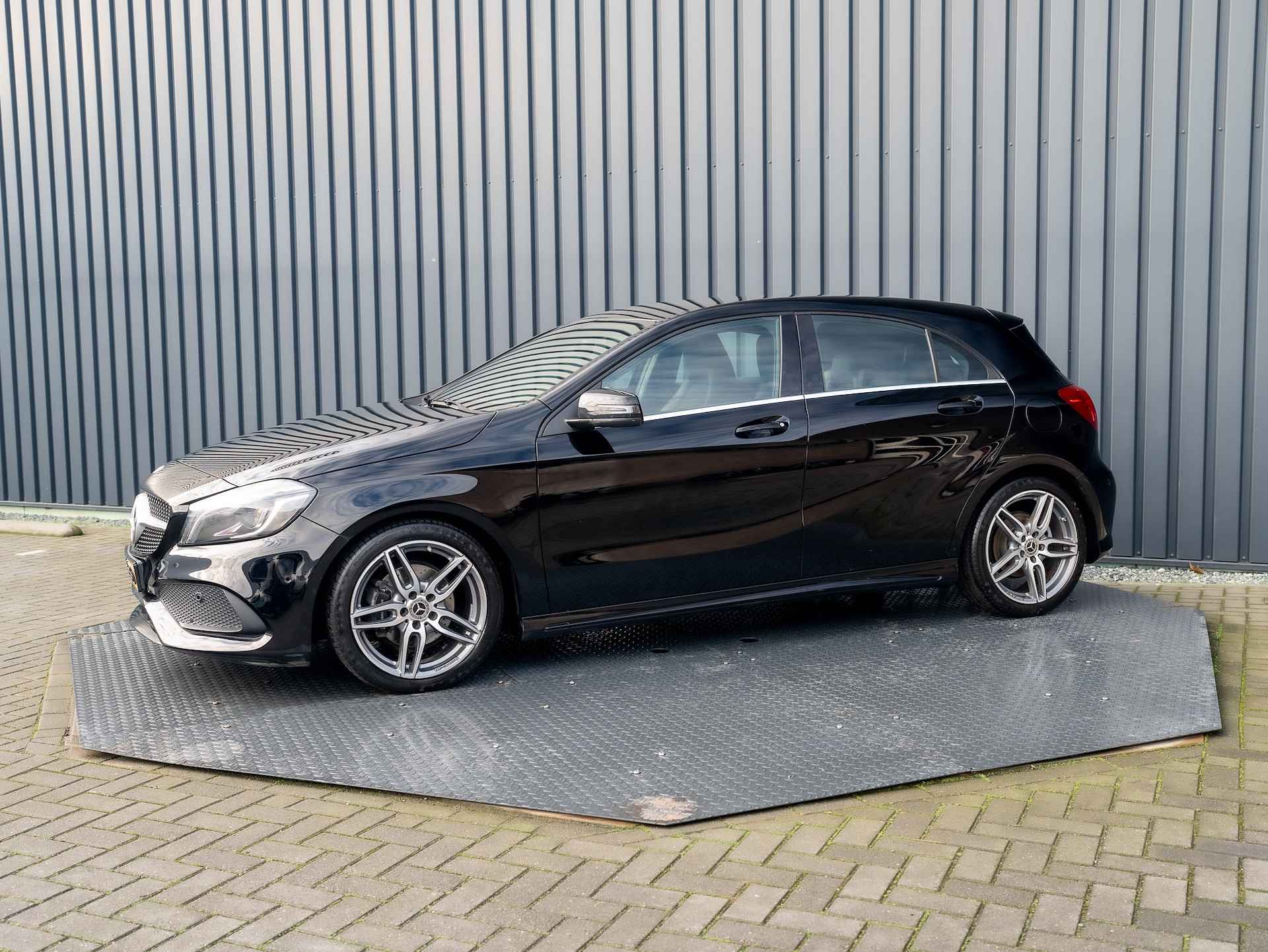 Mercedes-Benz A-Klasse 180 Business Solution AMG | Camera | Stoelverw. | Prijs Rijklaar!! - 3/37