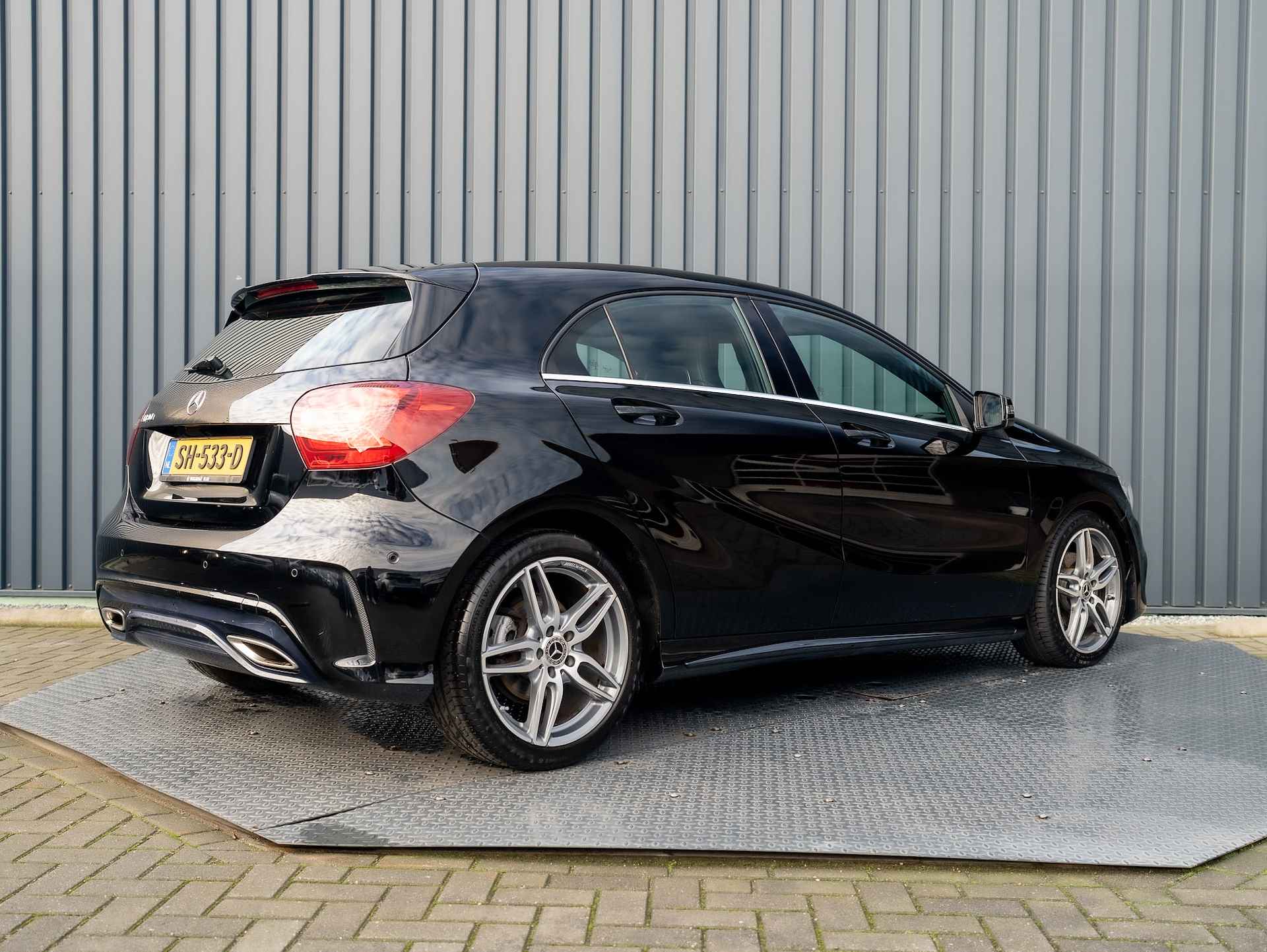 Mercedes-Benz A-Klasse 180 Business Solution AMG | Camera | Stoelverw. | Prijs Rijklaar!! - 24/37