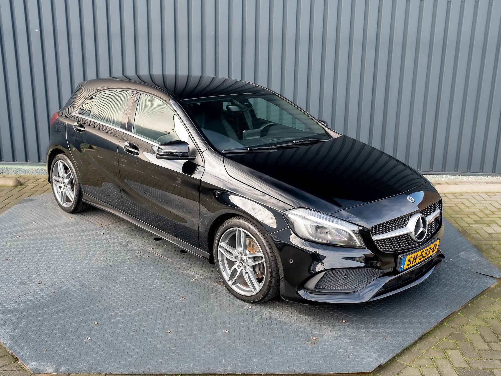 Mercedes-Benz A-Klasse 180 Business Solution AMG | Camera | Stoelverw. | Prijs Rijklaar!! - 32/37