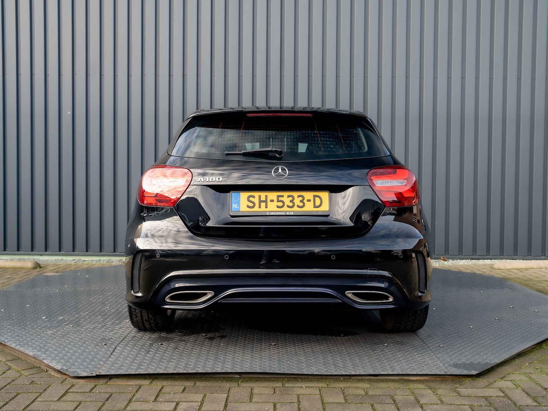 Mercedes-Benz A-Klasse 180 Business Solution AMG | Camera | Stoelverw. | Prijs Rijklaar!! - 35/37