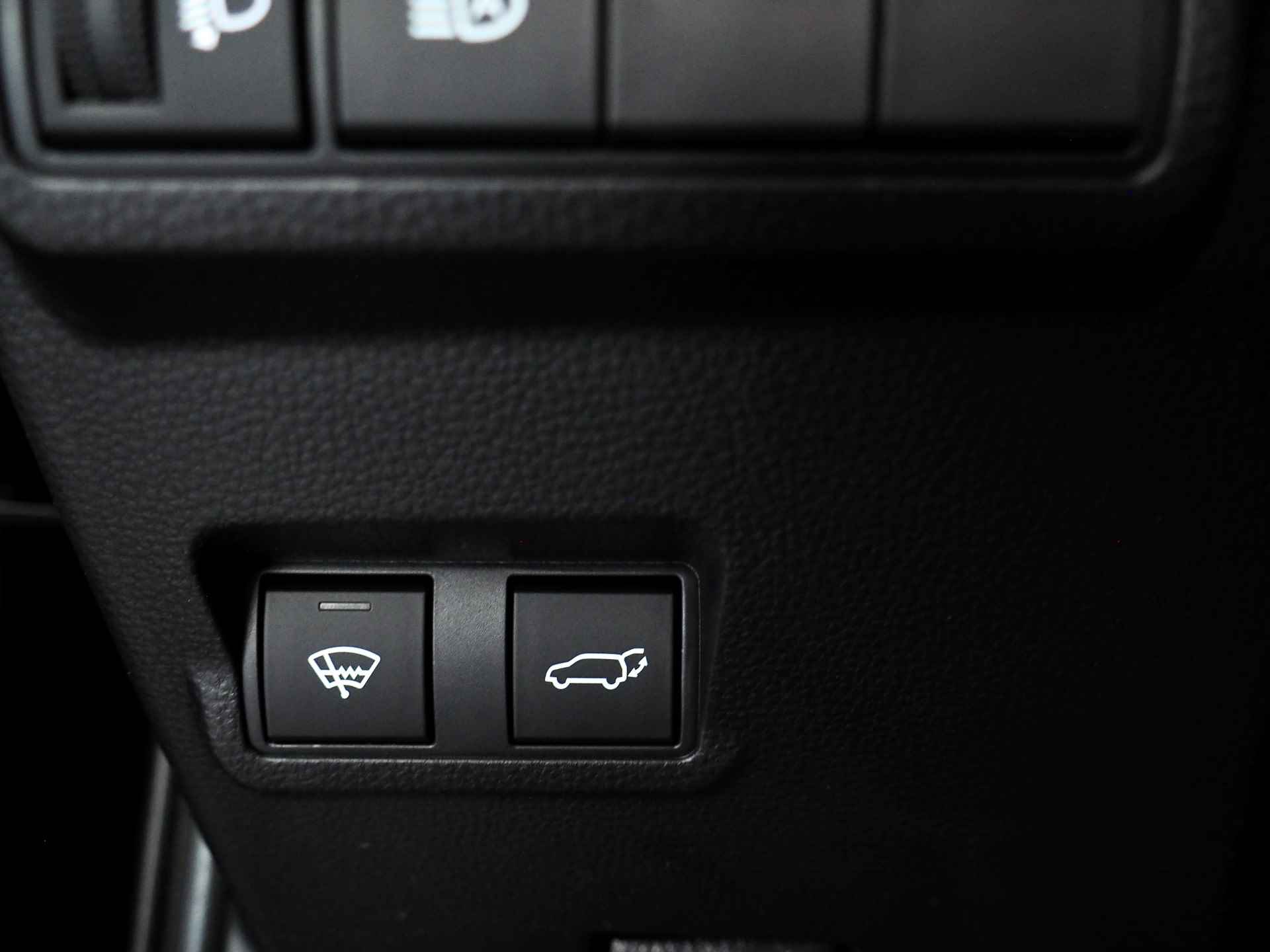 Toyota Corolla Cross 2.0 High Power Hybrid Style **NIEUW** | Dodehoekdetectie | Noodremfunctie (met stuurcorrectie) | Adaptive Cruise Control | Stuur- en Stoelverwarming | Apple CarPlay/ Android Auto | Voorruitverwarming | Achteruitrijcamera | Lane A - 39/43