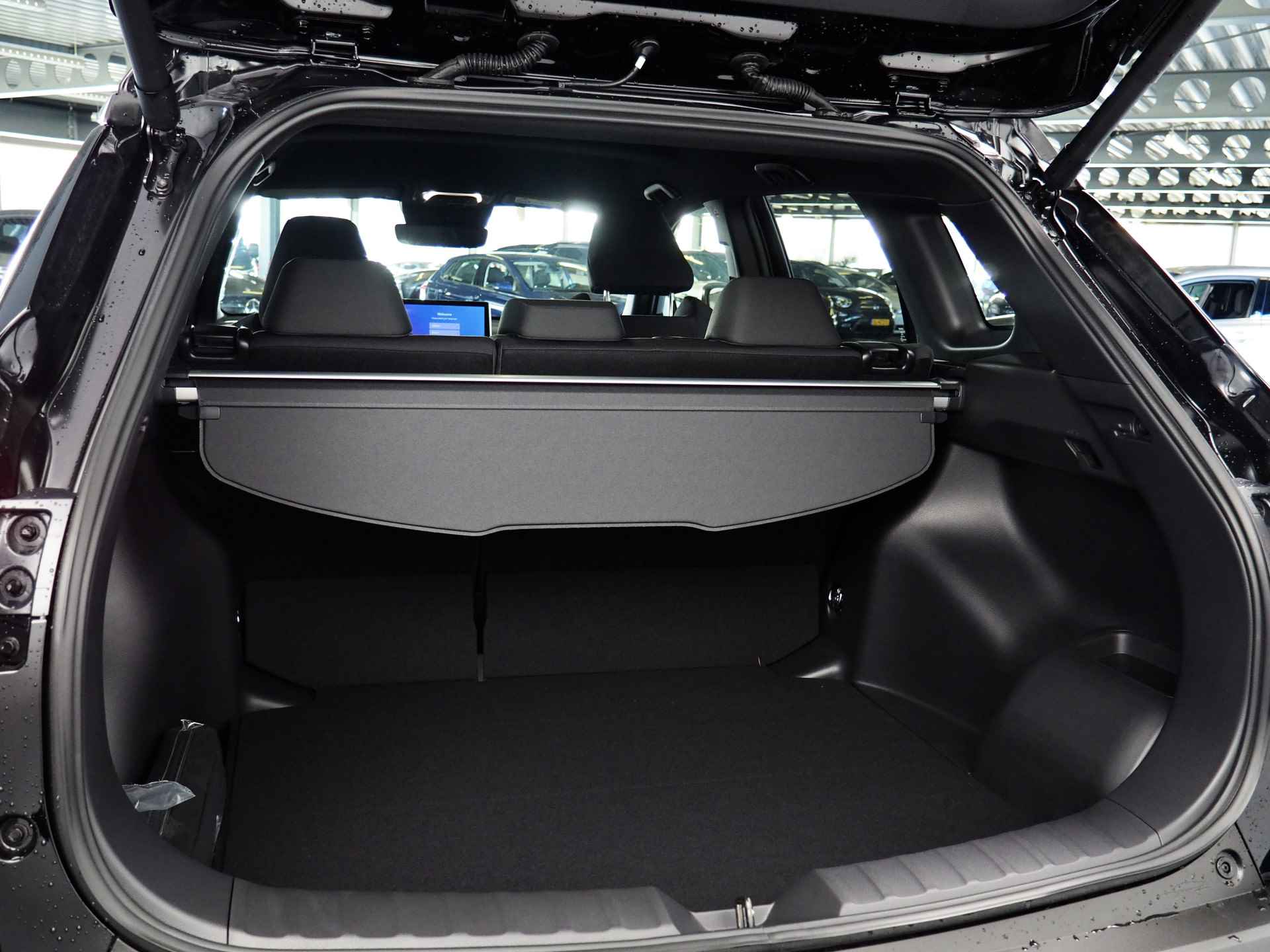 Toyota Corolla Cross 2.0 High Power Hybrid Style **NIEUW** | Dodehoekdetectie | Noodremfunctie (met stuurcorrectie) | Adaptive Cruise Control | Stuur- en Stoelverwarming | Apple CarPlay/ Android Auto | Voorruitverwarming | Achteruitrijcamera | Lane A - 41/43