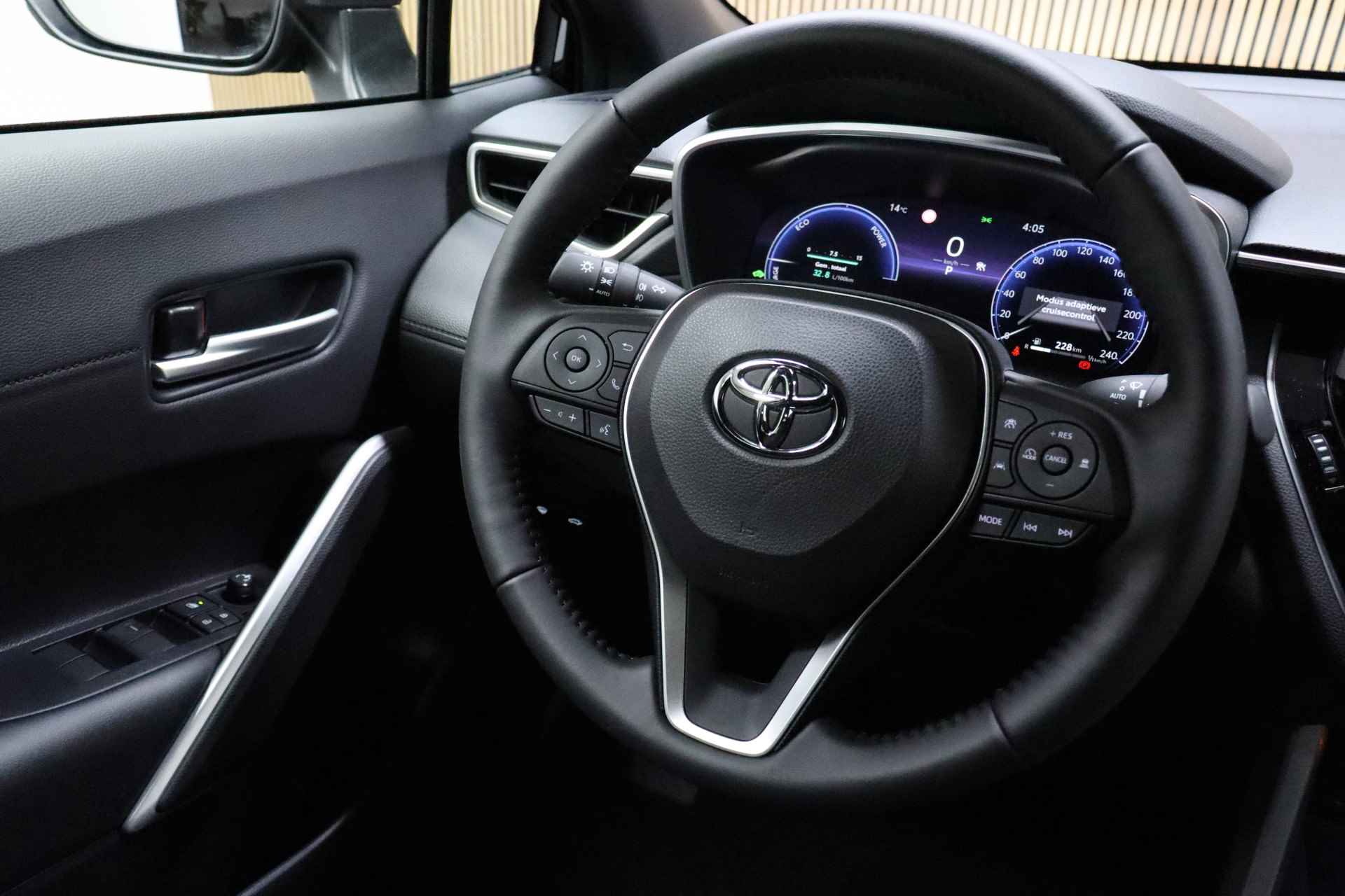 Toyota Corolla Cross 2.0 High Power Hybrid Style | Direct leverbaar | Dodehoekdetectie | Parkeersensoren | Elek. bedienbare achterklep - 20/29