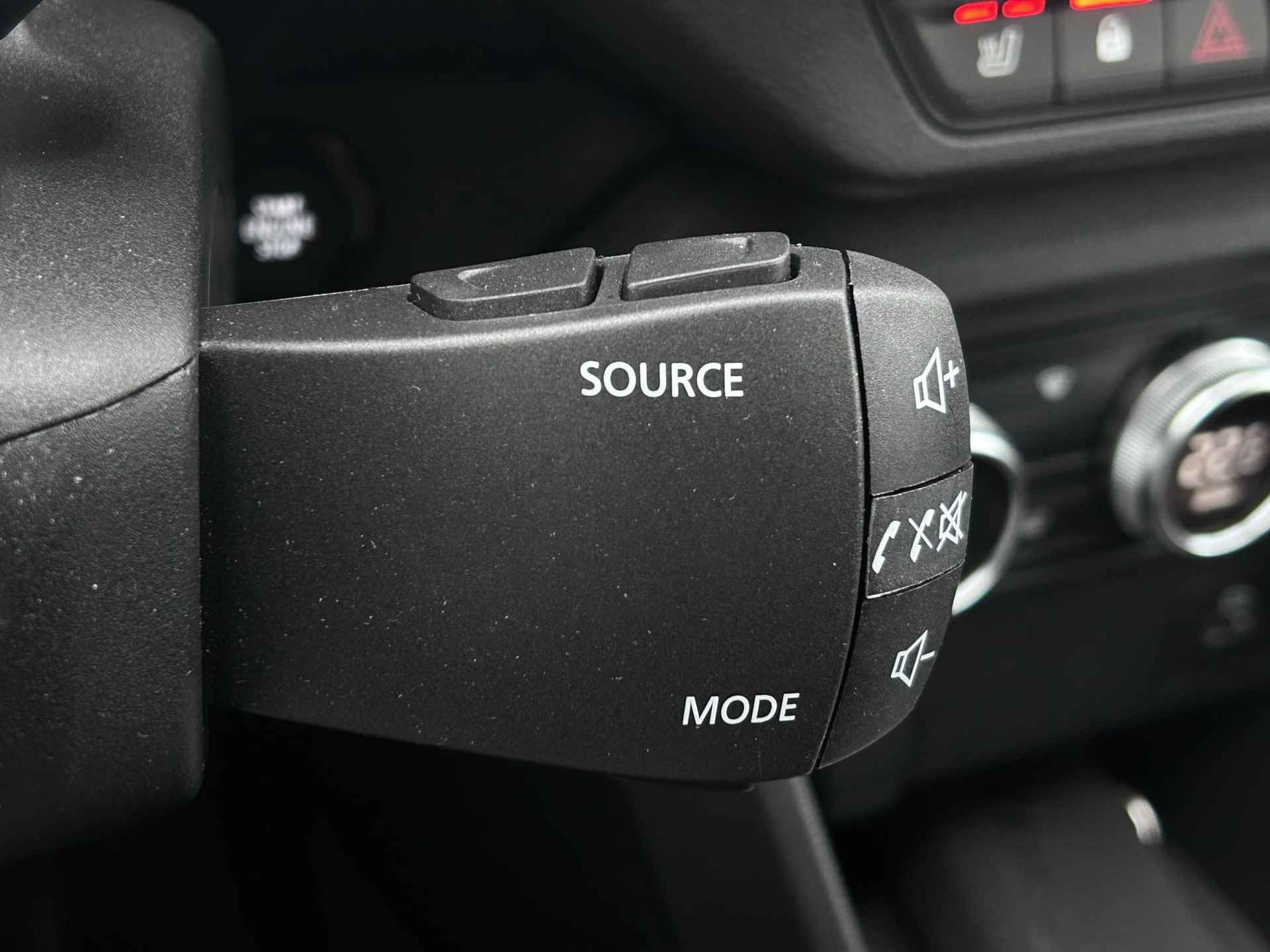 Dacia Jogger 1.0 TCe 100 Bi-Fuel Expression 5p. / Trekhaak / Eerste Eigenaar / Camera / Stoelverwarming / AppleCarplay & Android Auto / LPG / Cruise / Clima / Navigatie / DAB / Led / LMV / NAP / - 26/46