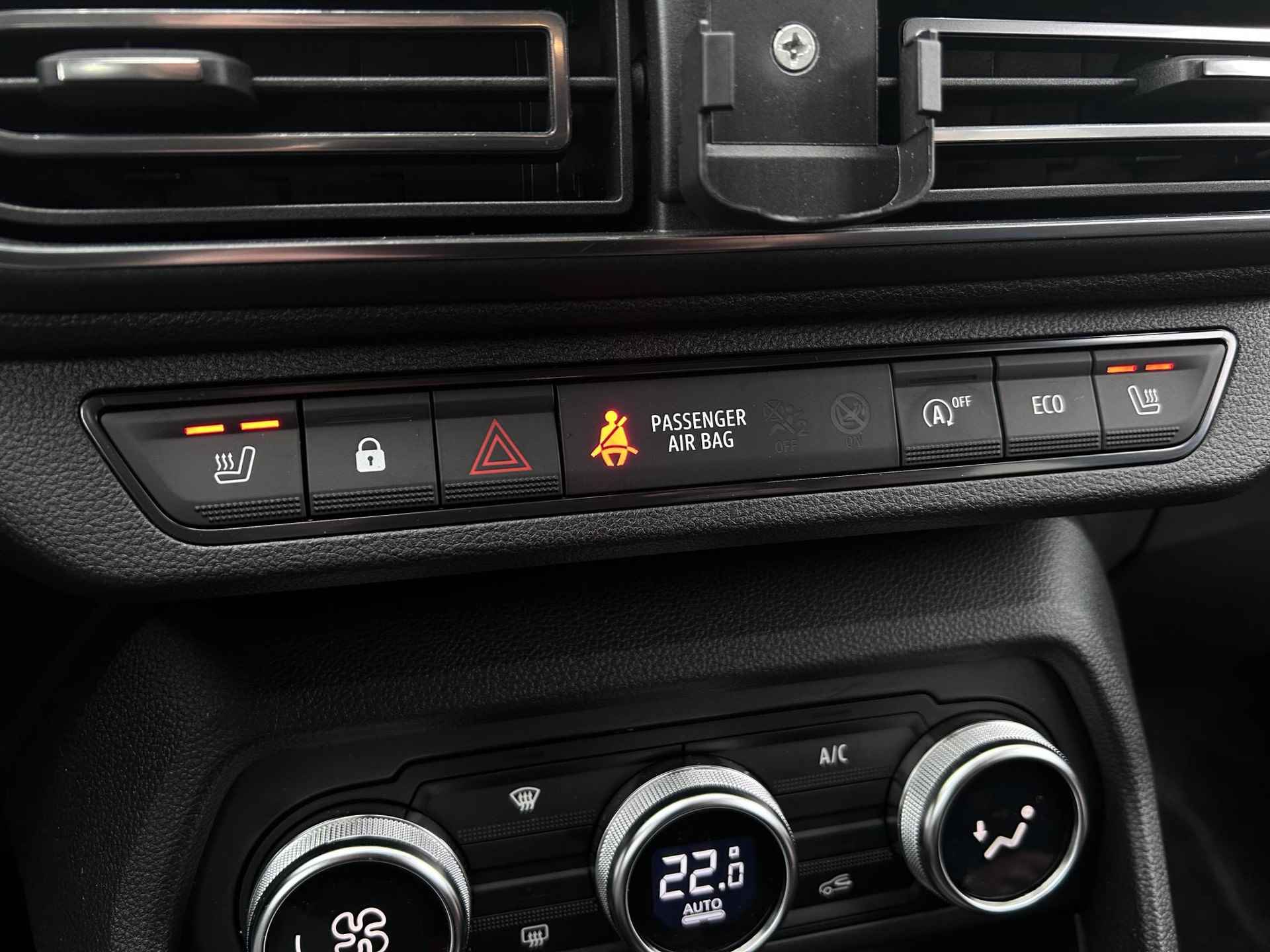 Dacia Jogger 1.0 TCe 100 Bi-Fuel Expression 5p. / Trekhaak / Eerste Eigenaar / Camera / Stoelverwarming / AppleCarplay & Android Auto / LPG / Cruise / Clima / Navigatie / DAB / Led / LMV / NAP / - 30/46