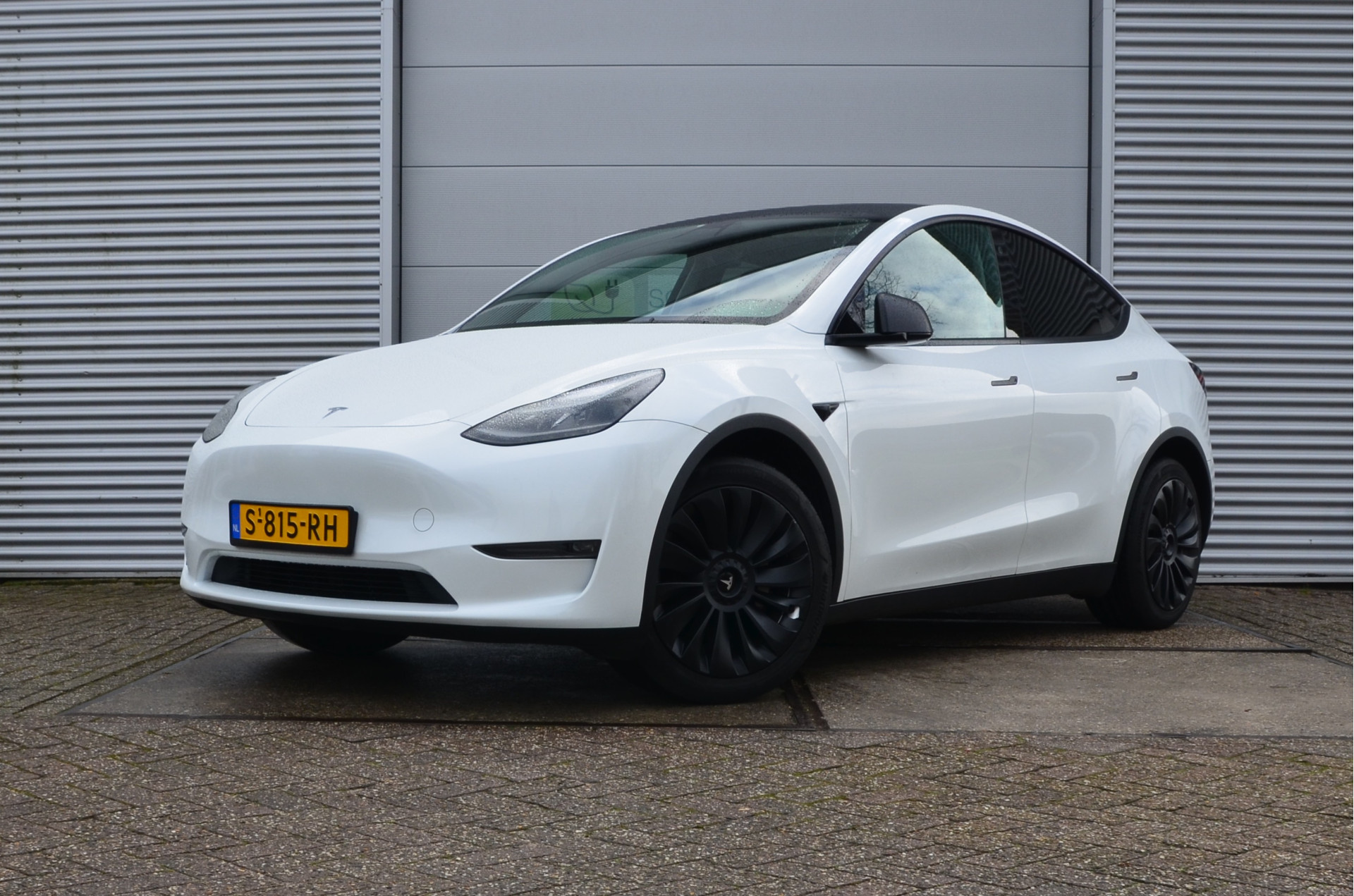 Tesla Model Y Long Range 75 kWh AutoPilot, Trekhaak, Rijklaar prijs bij viaBOVAG.nl