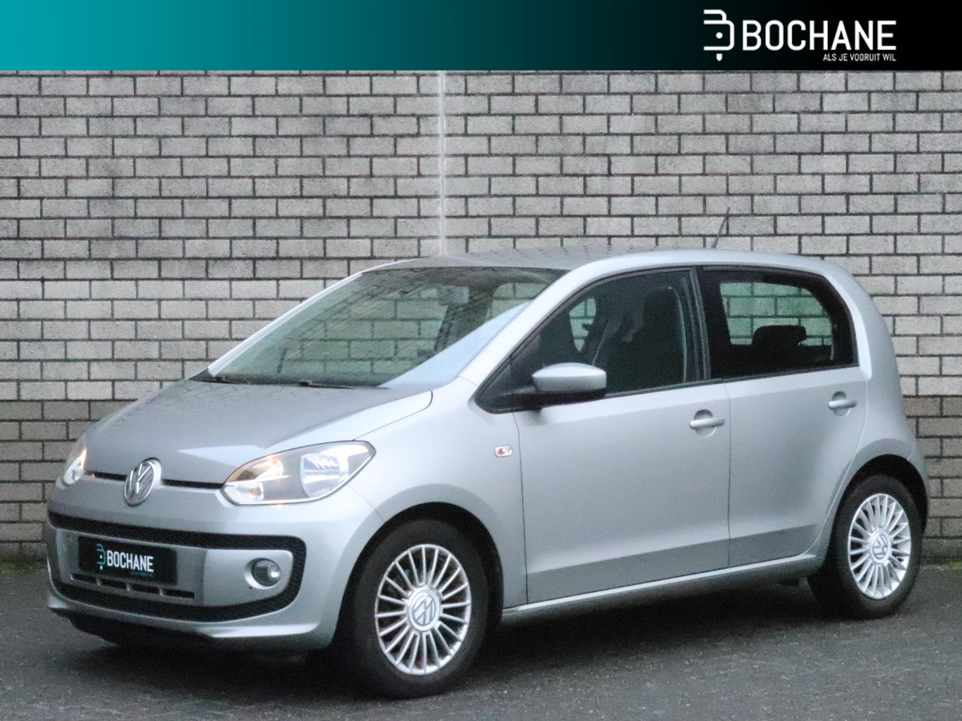 Volkswagen Up! 1.0 high up! BlueMotion | Parkeersensoren achter | Navigatie | Airco |