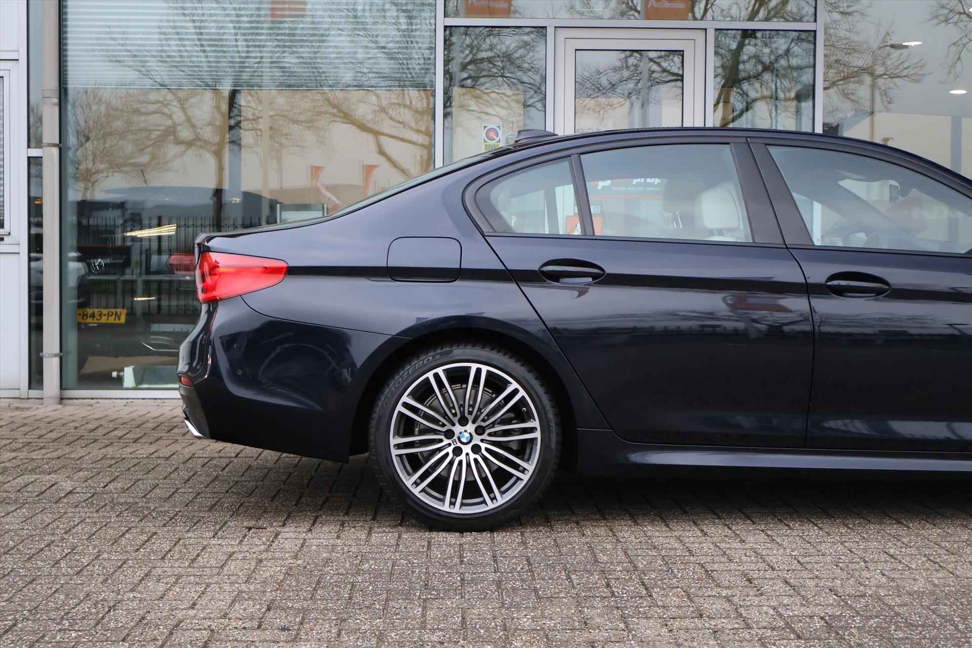 BMW 5-Serie (g30) 520i M-SPORT 184pk | Carplay | Memory | Camera | Navi | LED | Sfeer | Leder - 10/48