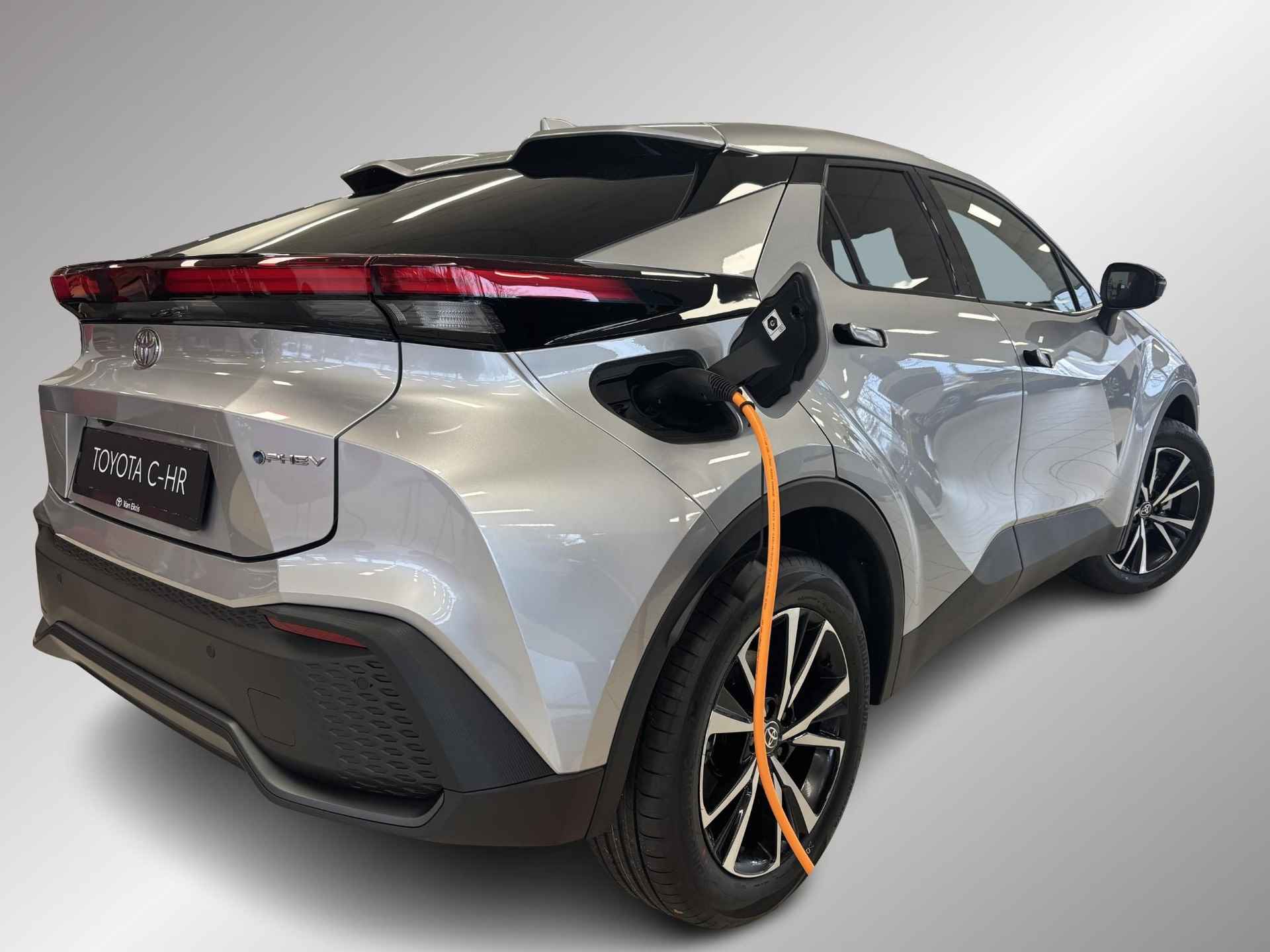 Toyota C-HR 2.0 Plug-in Hybrid 220 Dynamic, Stuurverwarming, Stoelverwarming, Snel leverbaar! - 2/26