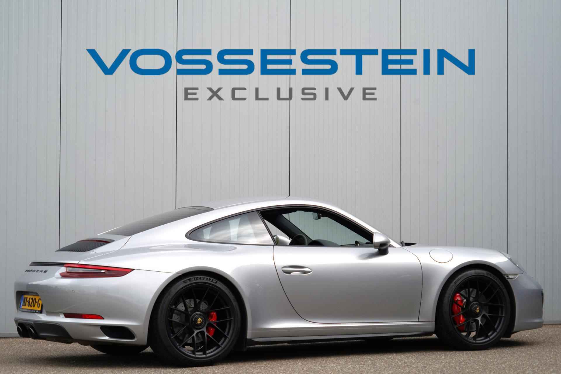 Porsche 911 3.0 Carrera GTS / 4wielbesturing / Sport Chrono / Sportuilaat / Dealer onderhouden / NL-Auto! - 2/43