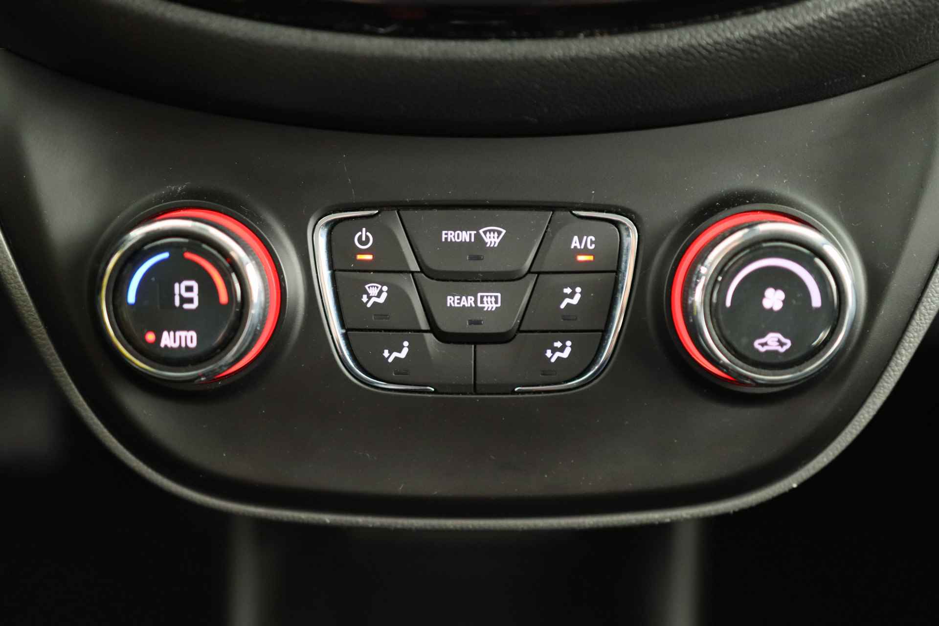 Opel KARL 1.0 ecoFLEX Innovation | Dealer Onderhouden! | Navi By App | Clima | Parkeersensoren | Cruise | Half Leder | Lichtmetalen velgen - 11/34