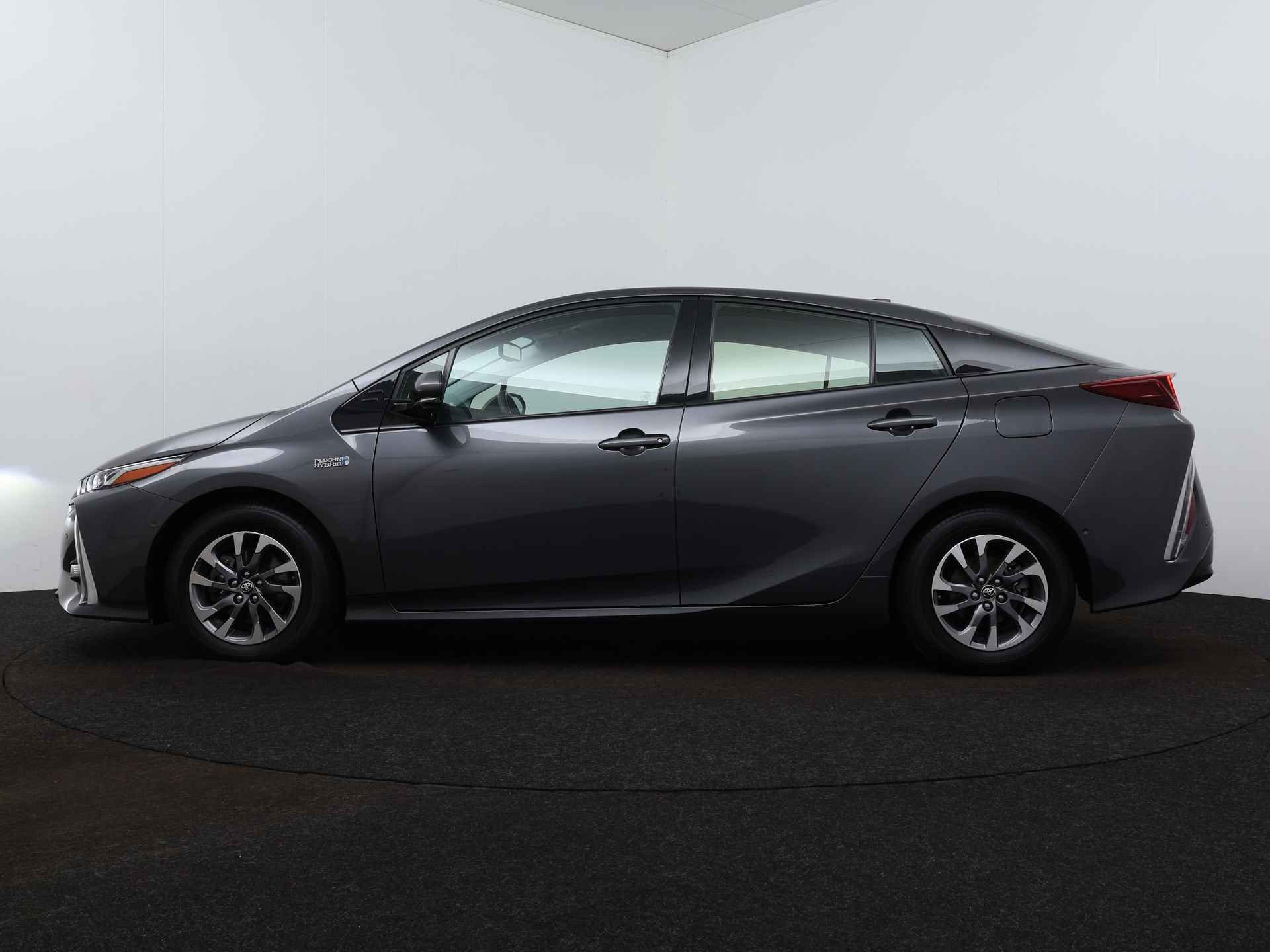 Toyota Prius 1.8 Plug-in Executive Limited - 4/45