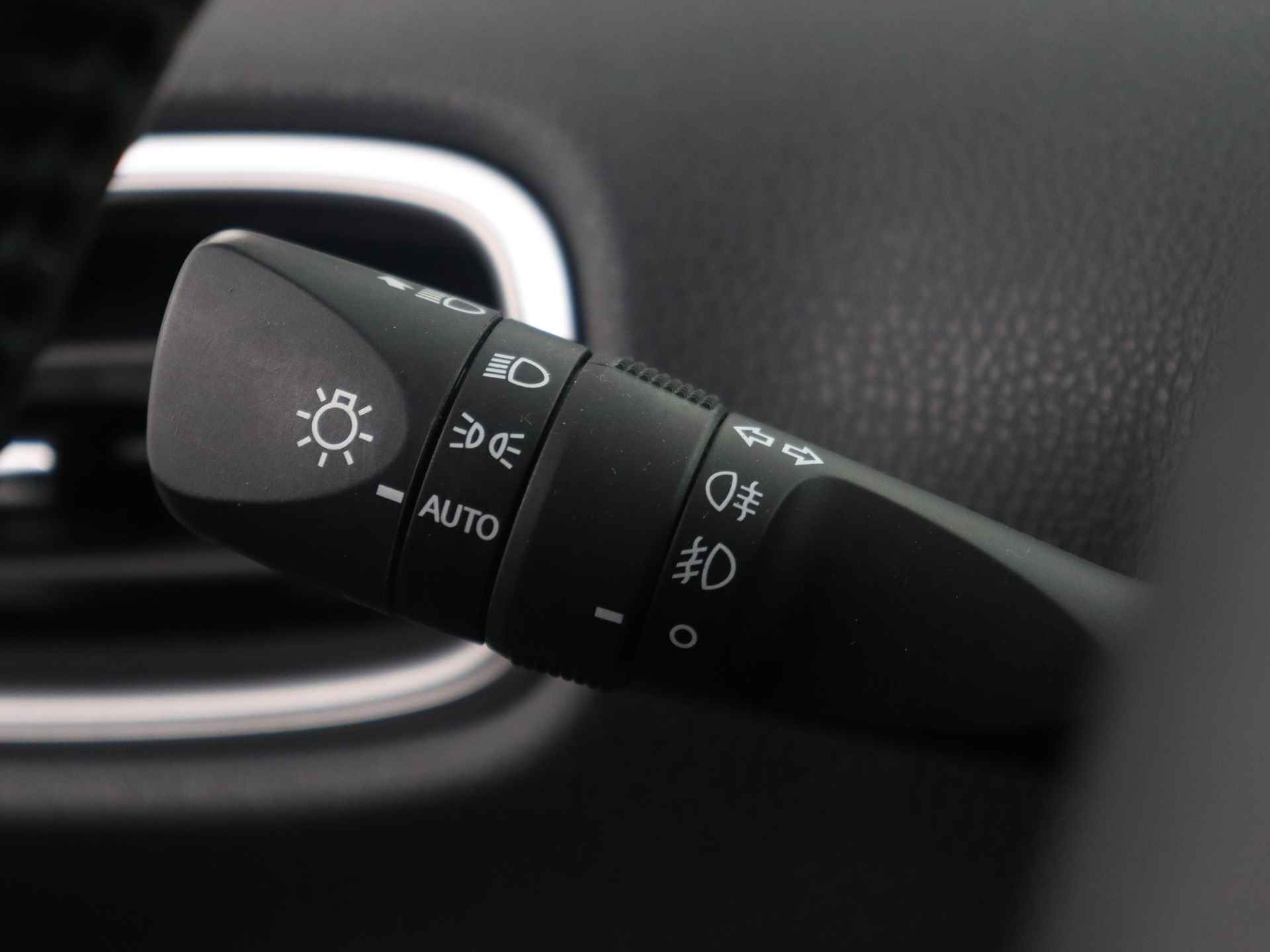 Toyota Prius 1.8 Plug-in Executive Limited | Navigatie | Rondomzicht camera - 22/45