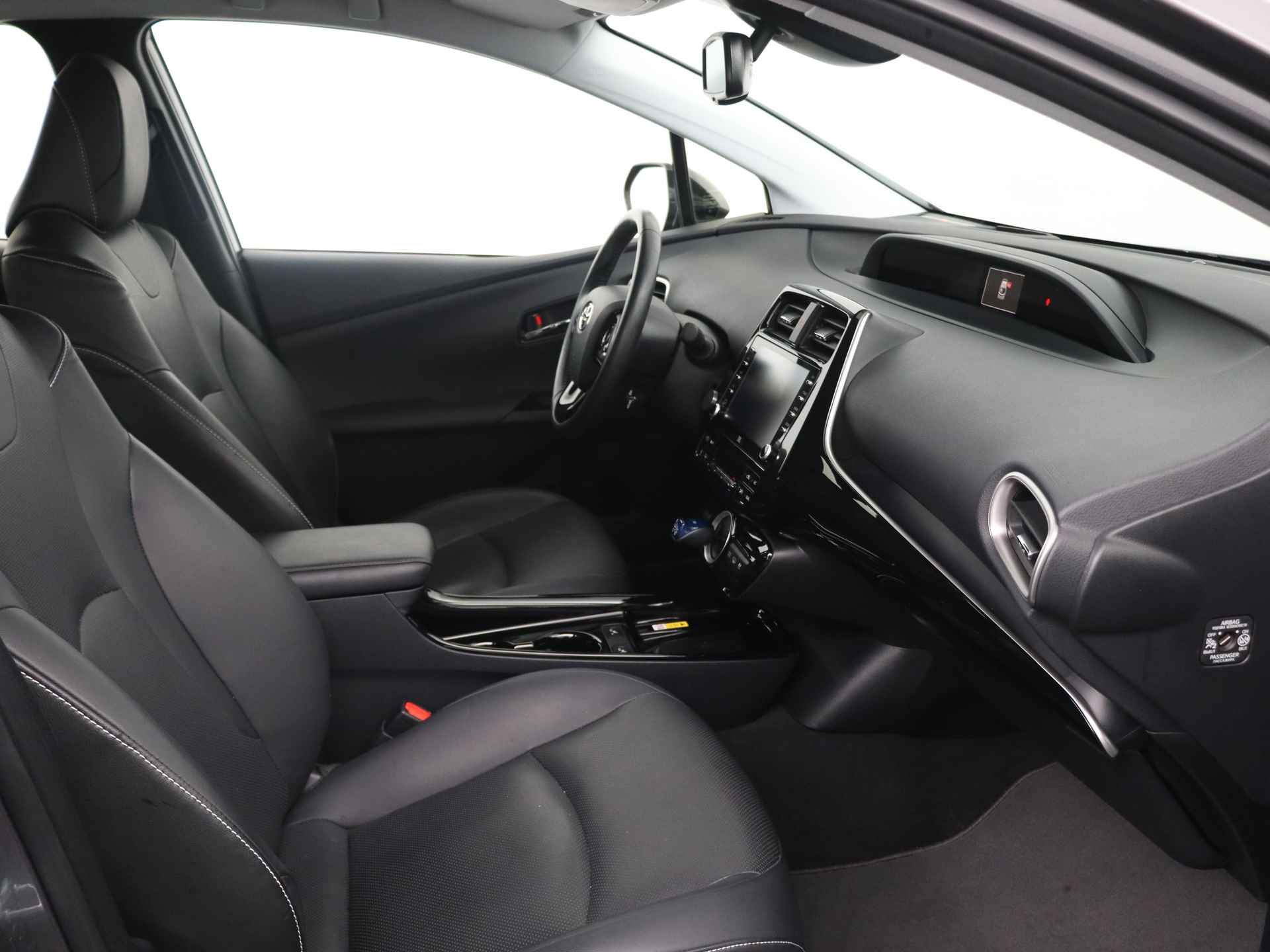 Toyota Prius 1.8 Plug-in Executive Limited | Navigatie | Rondomzicht camera - 29/45