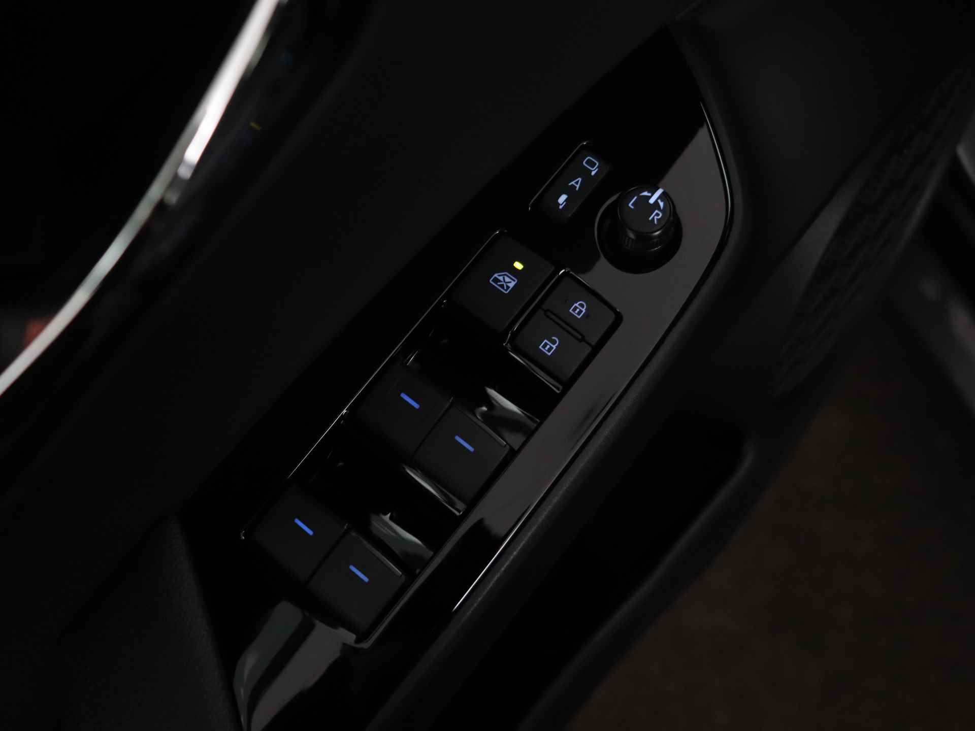 Toyota Prius 1.8 Plug-in Executive Limited | Navigatie | Rondomzicht camera - 31/45