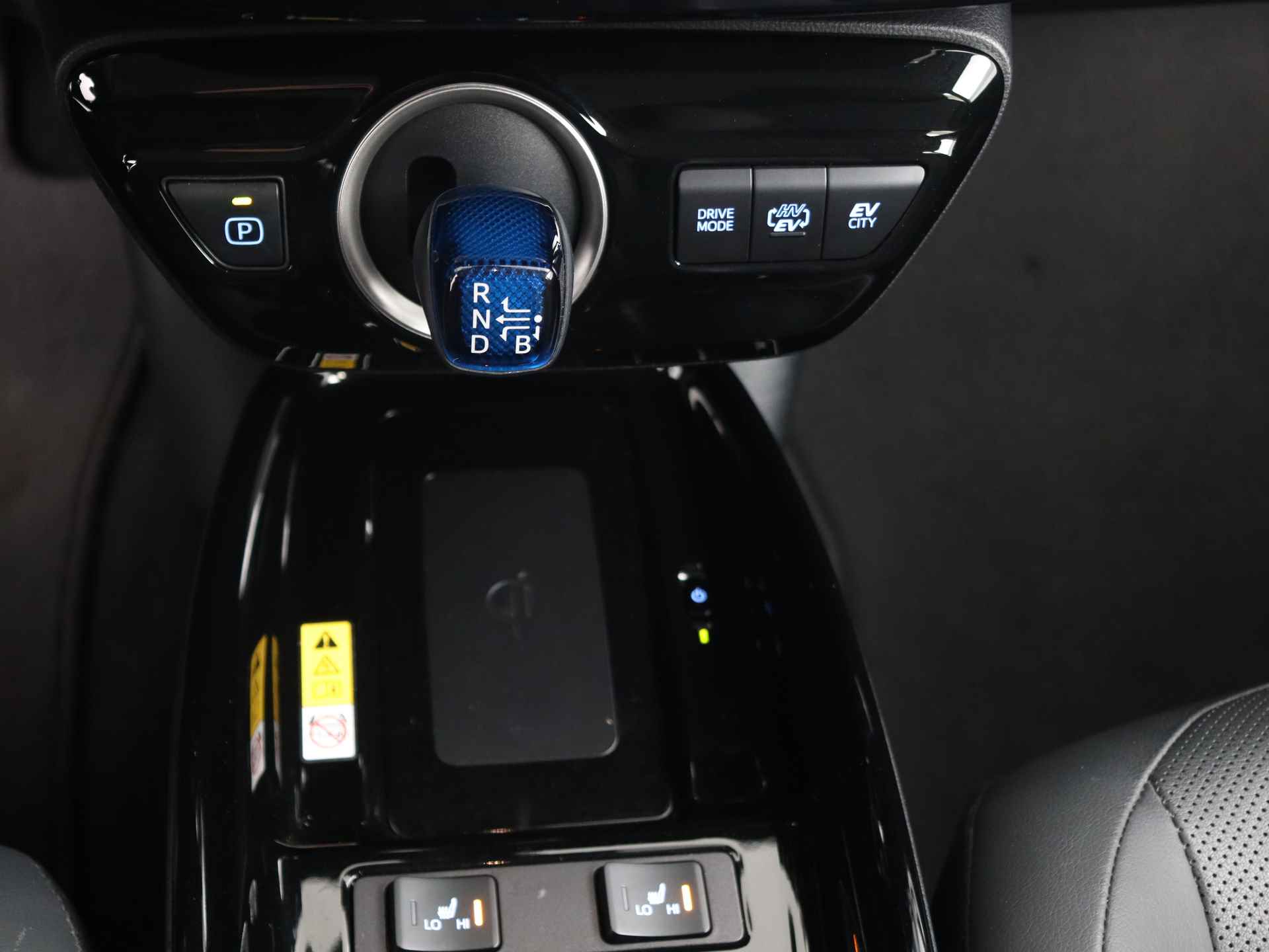 Toyota Prius 1.8 Plug-in Executive Limited | Navigatie | Rondomzicht camera - 35/45