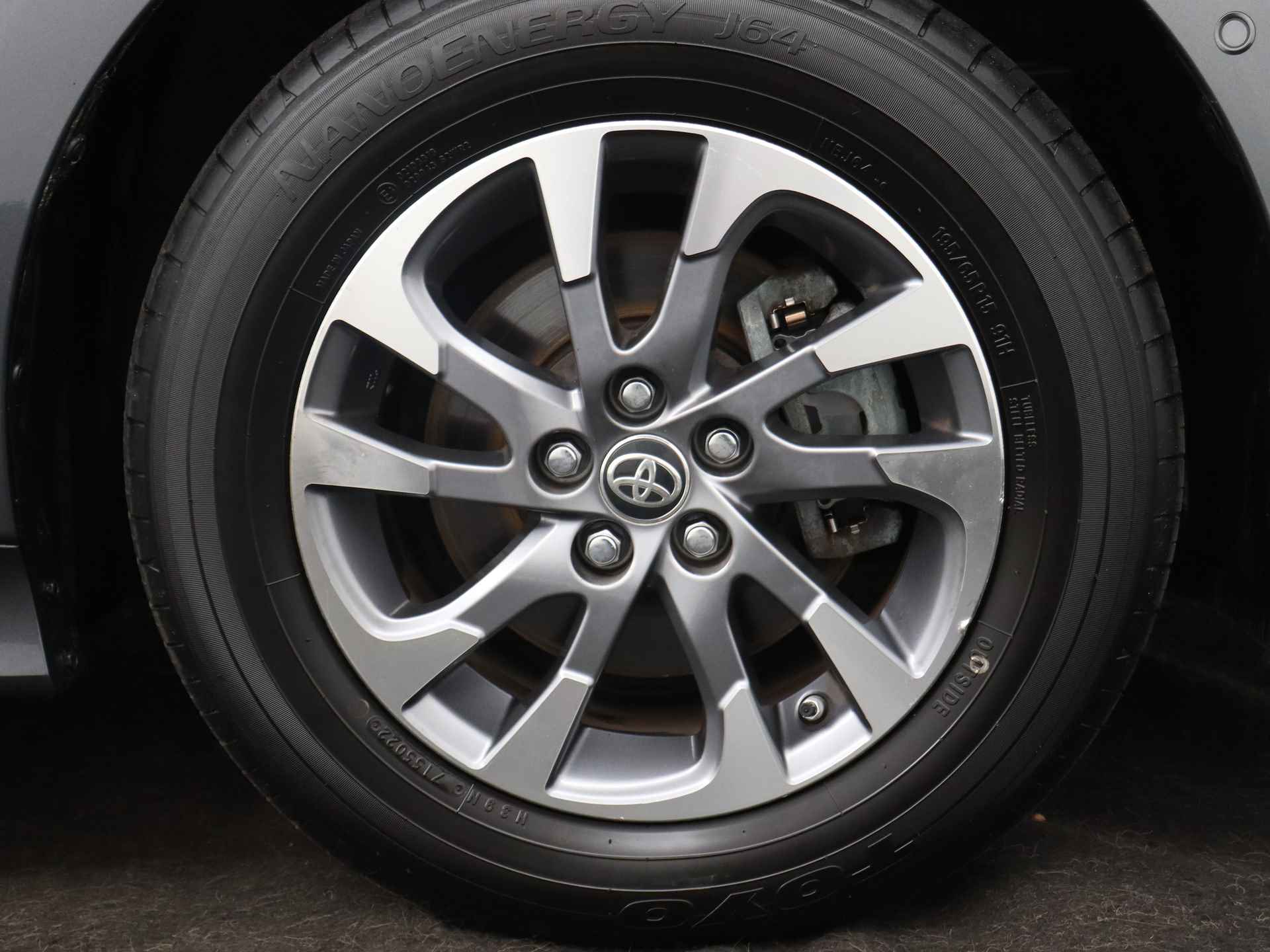 Toyota Prius 1.8 Plug-in Executive Limited | Navigatie | Rondomzicht camera - 42/45