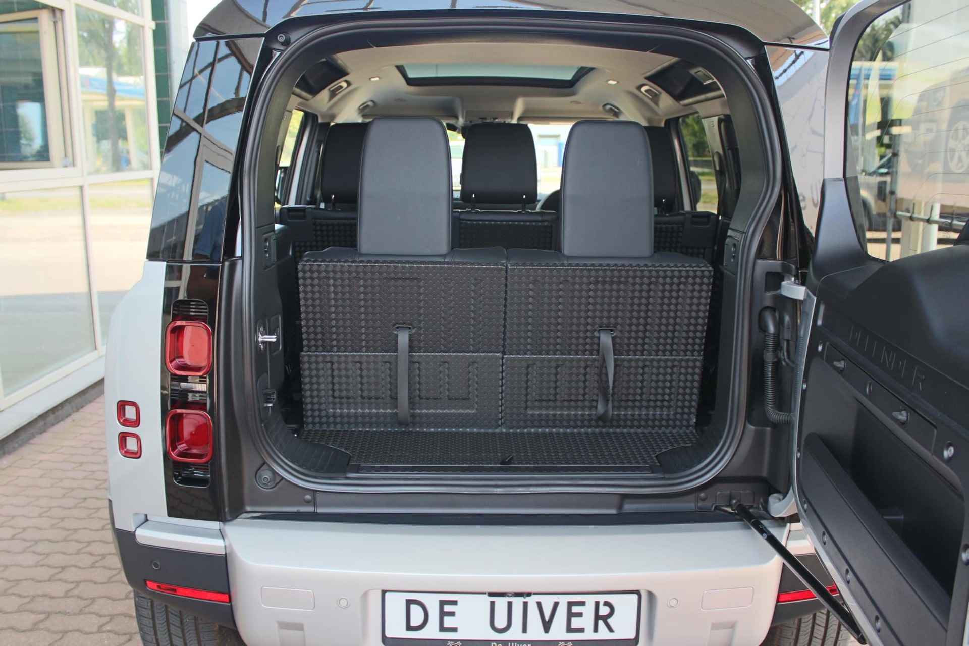 land rover Defender D240 110 S 7 Seater  Nwp: € 129.487,- - 24/46