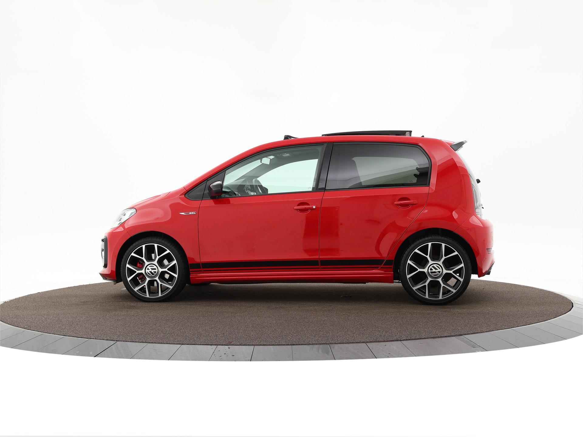 Volkswagen Up! 1.0 TSI 115pk GTI · Panoramadak · BEATS Audio · Camera · Clima · Stoelverwarming · 17'' · Cruise Control · Regen/lichtsensor · - 26/37