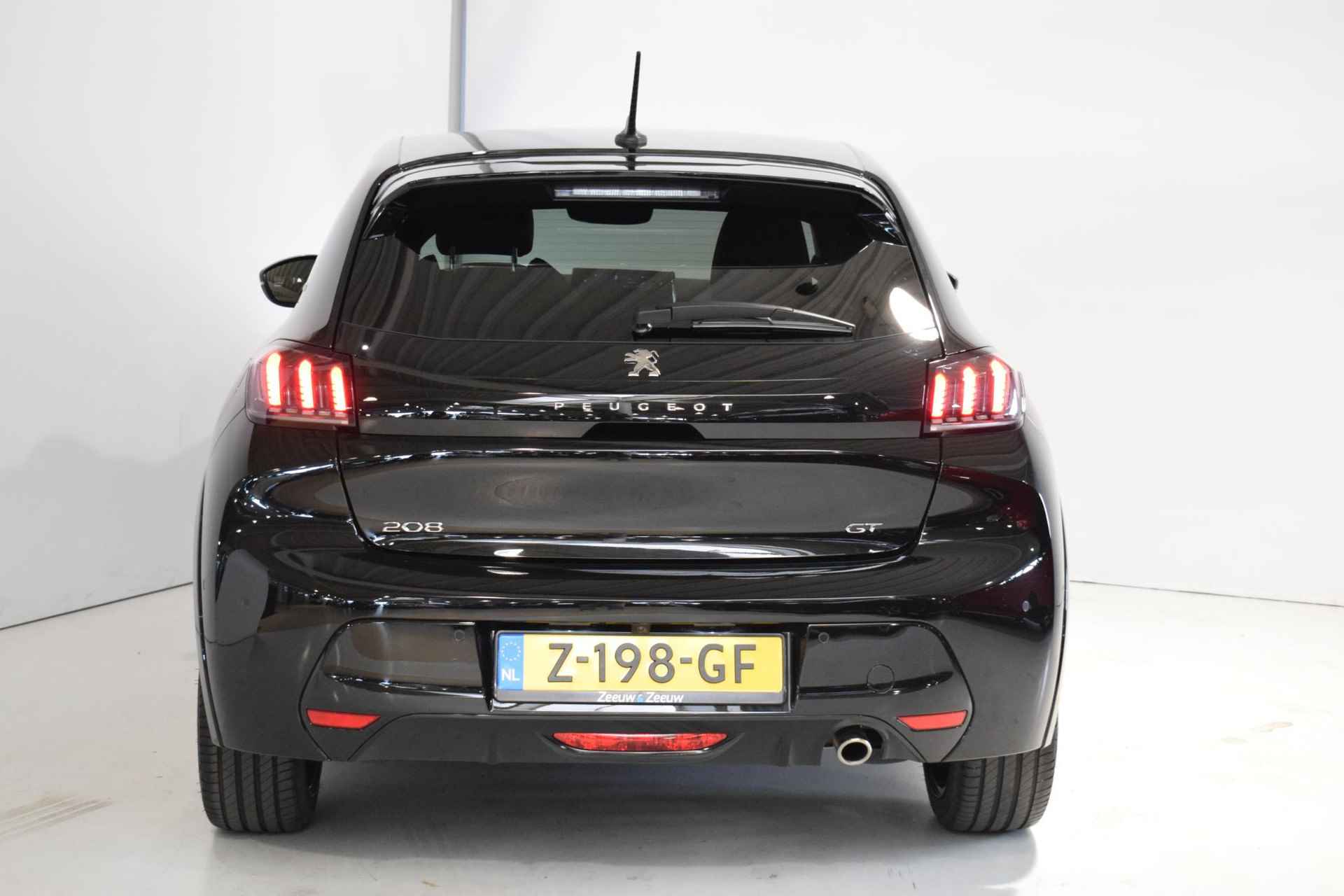 Peugeot 208 1.2 PureTech GT Pack | 360-Camera | Parkeersensoren | Dodehoek detectie | Navigatie | Apple Carplay/Android auto | Lane keep assist | USB-aansluiting | Automatische regen/licht sensor | - 11/48