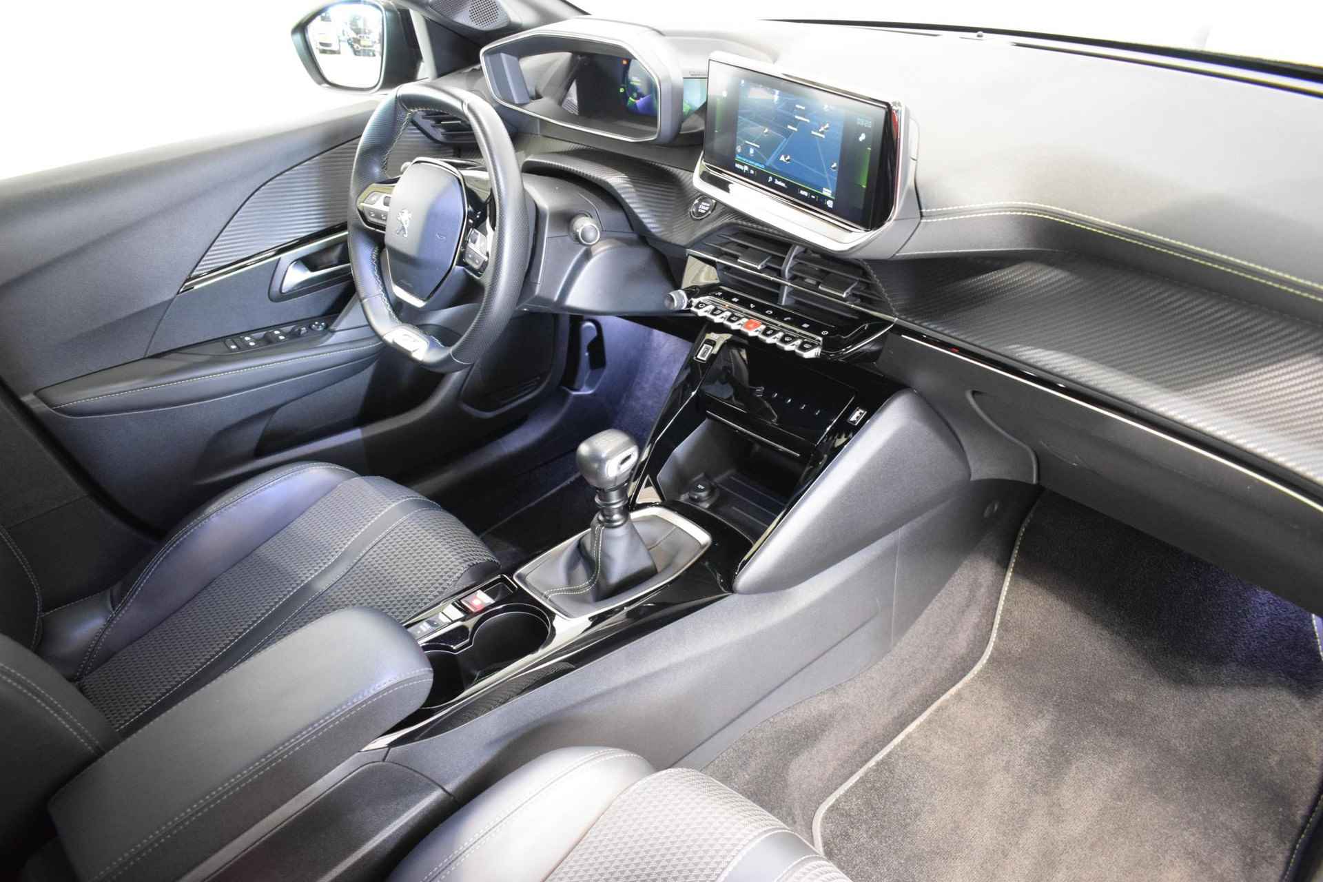 Peugeot 208 1.2 PureTech GT Pack | 360-Camera | Parkeersensoren | Dodehoek detectie | Navigatie | Apple Carplay/Android auto | Lane keep assist | USB-aansluiting | Automatische regen/licht sensor | - 21/48