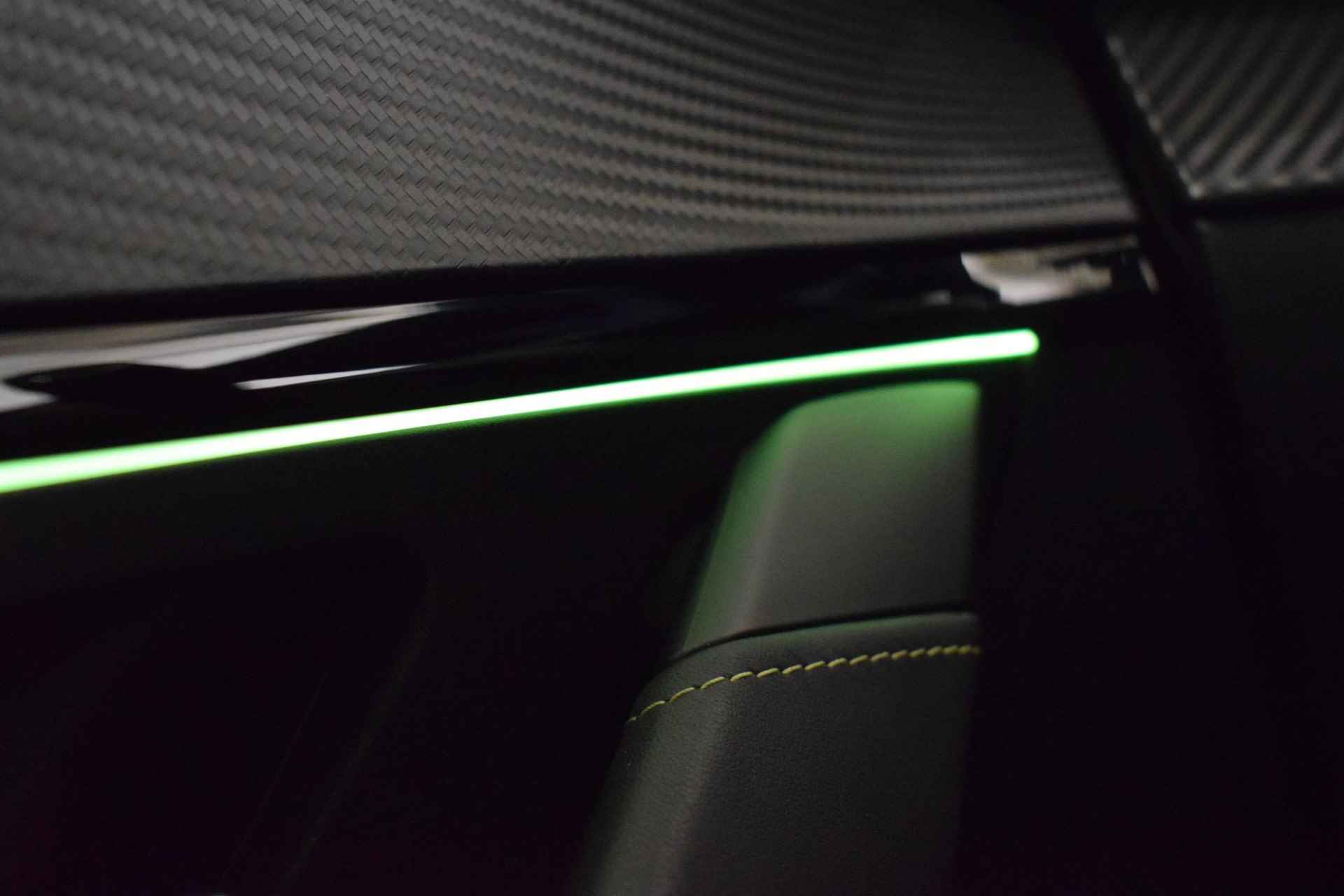 Peugeot 208 1.2 PureTech GT-line | 360-Camera | Parkeersensoren | Dodehoek detectie | Navigatie | Apple Carplay/Android auto | Lane keep assist | USB-aansluiting | Automatische regen/licht sensor | - 47/48