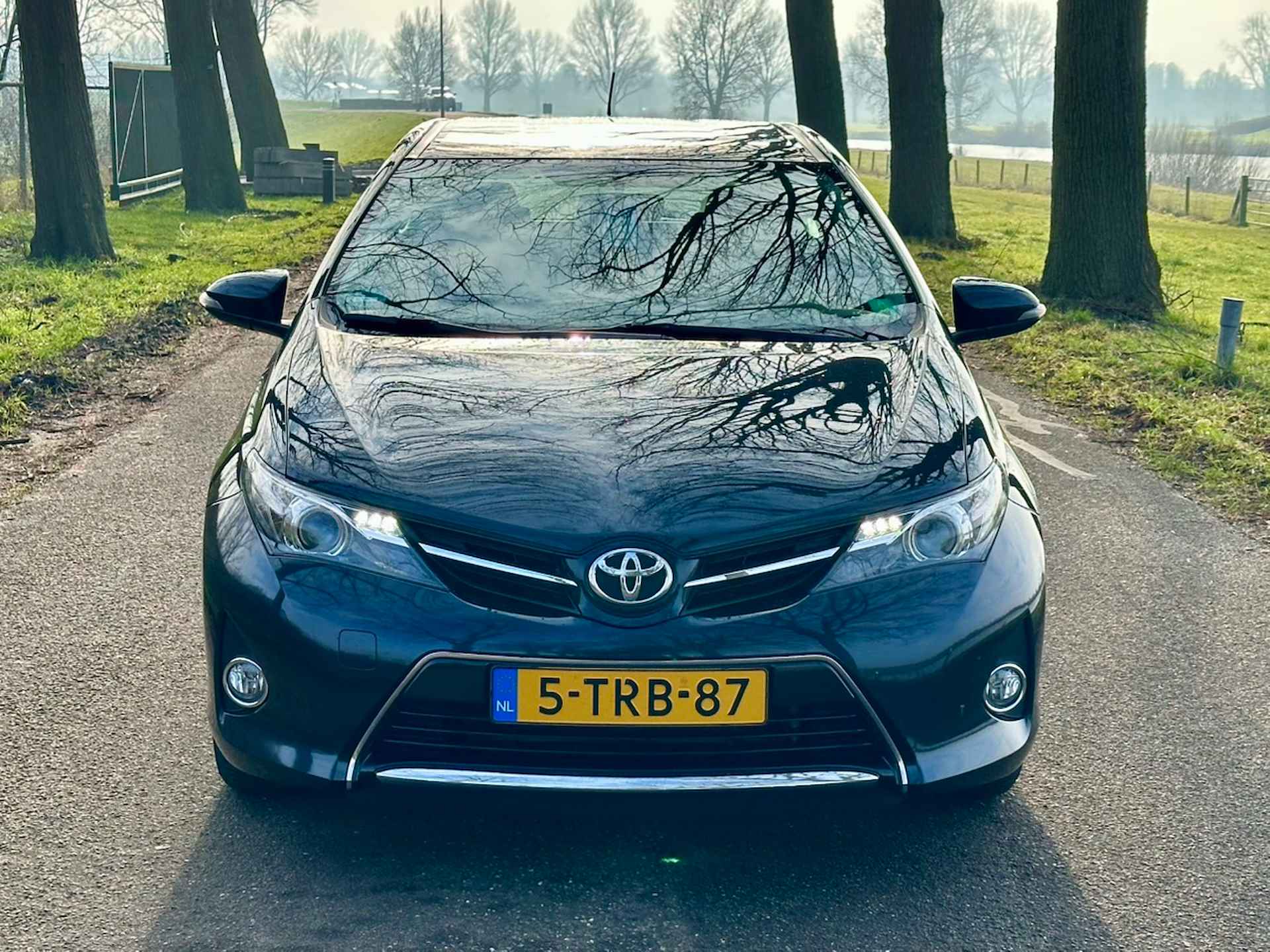 Toyota Auris Touring Sports 1.3 Now | Trekhaak | Navigatie | Parkeersensoren - 4/17