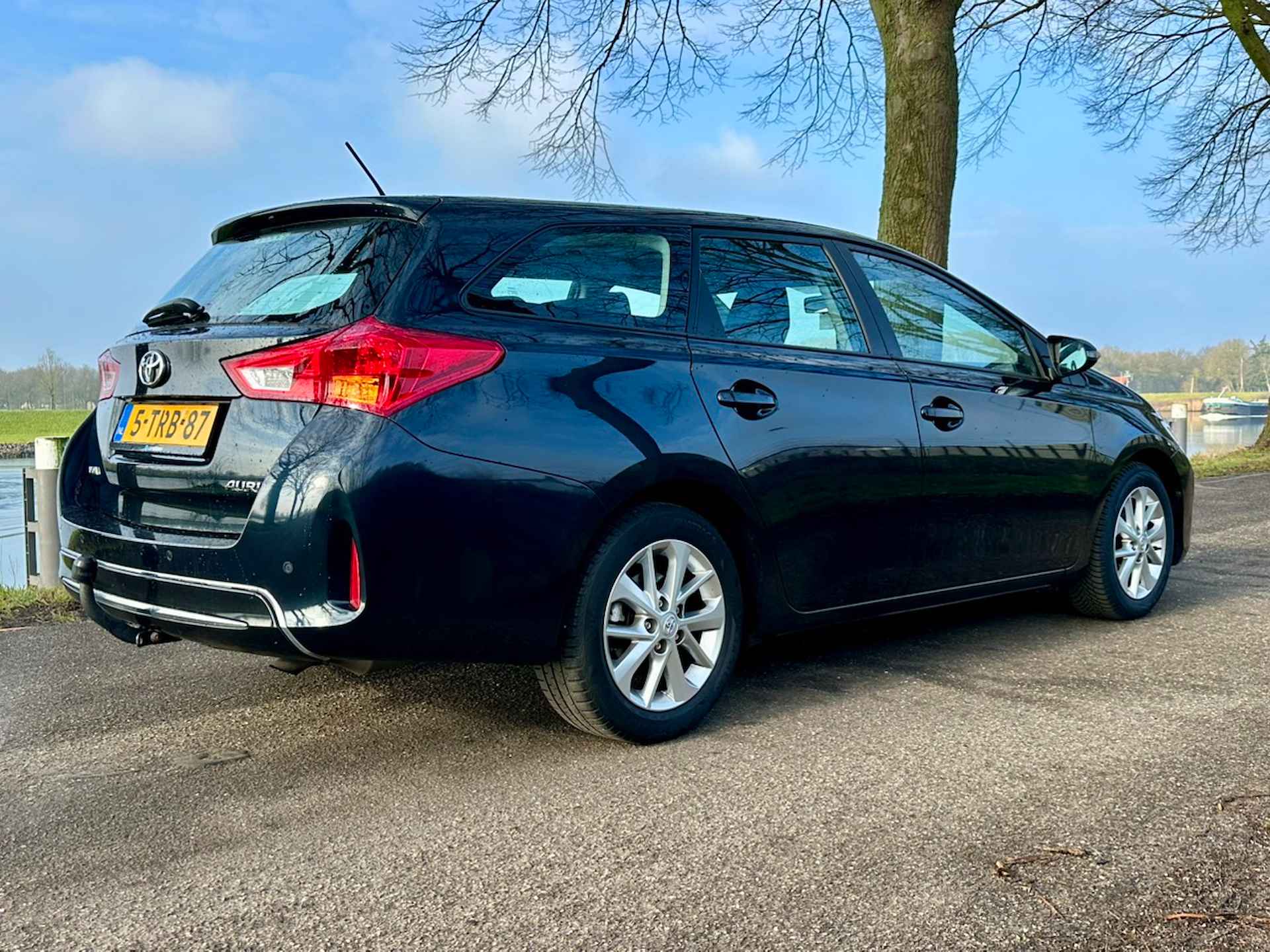 Toyota Auris Touring Sports 1.3 Now | Trekhaak | Navigatie | Parkeersensoren - 6/17