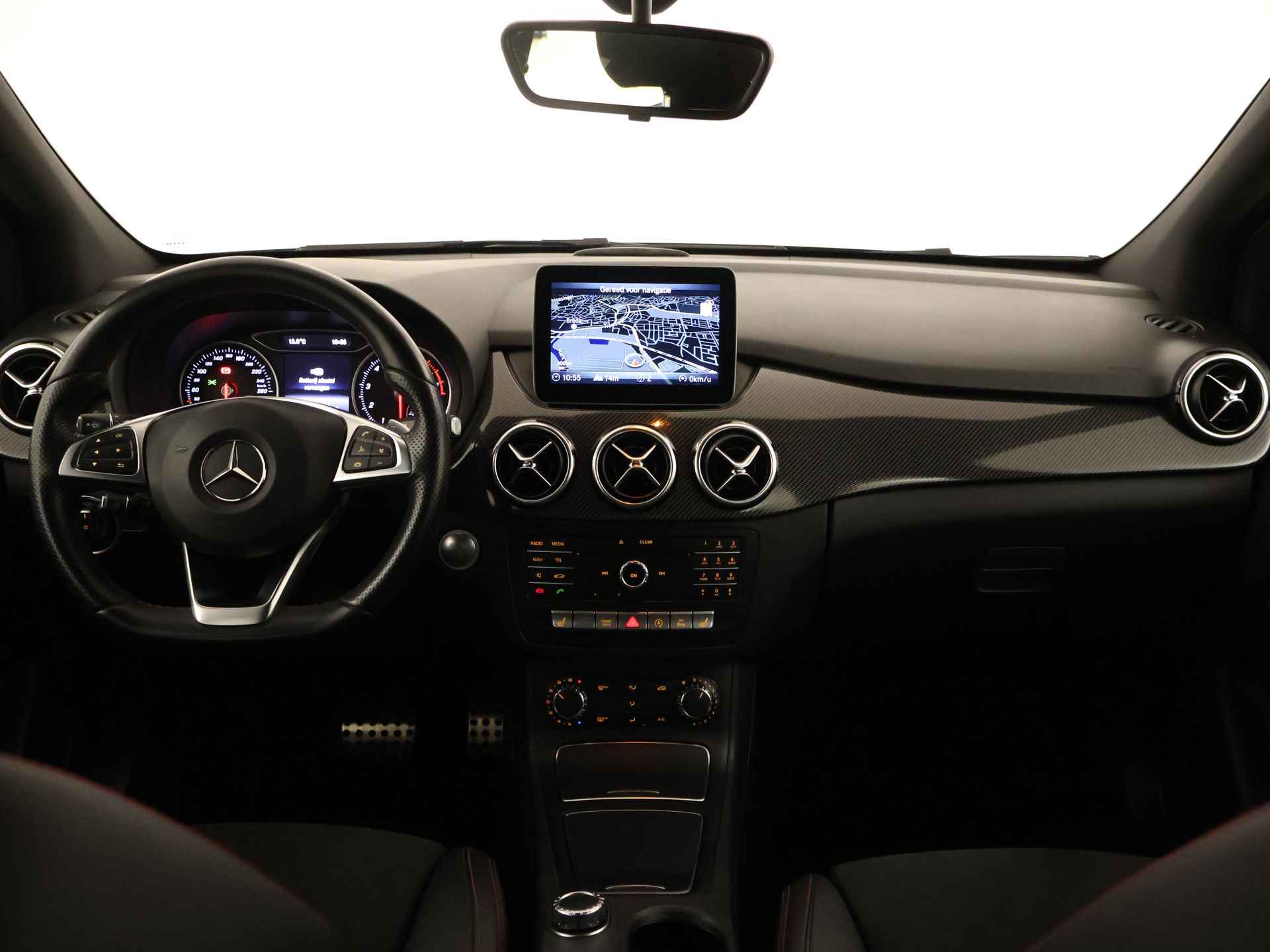 Mercedes-Benz B-Klasse 180 Business Solution AMG | Stoelverwarming | Parkeerpakket met Camera | LED Verlichting | Navigatie | Cruise Controle | - 6/45