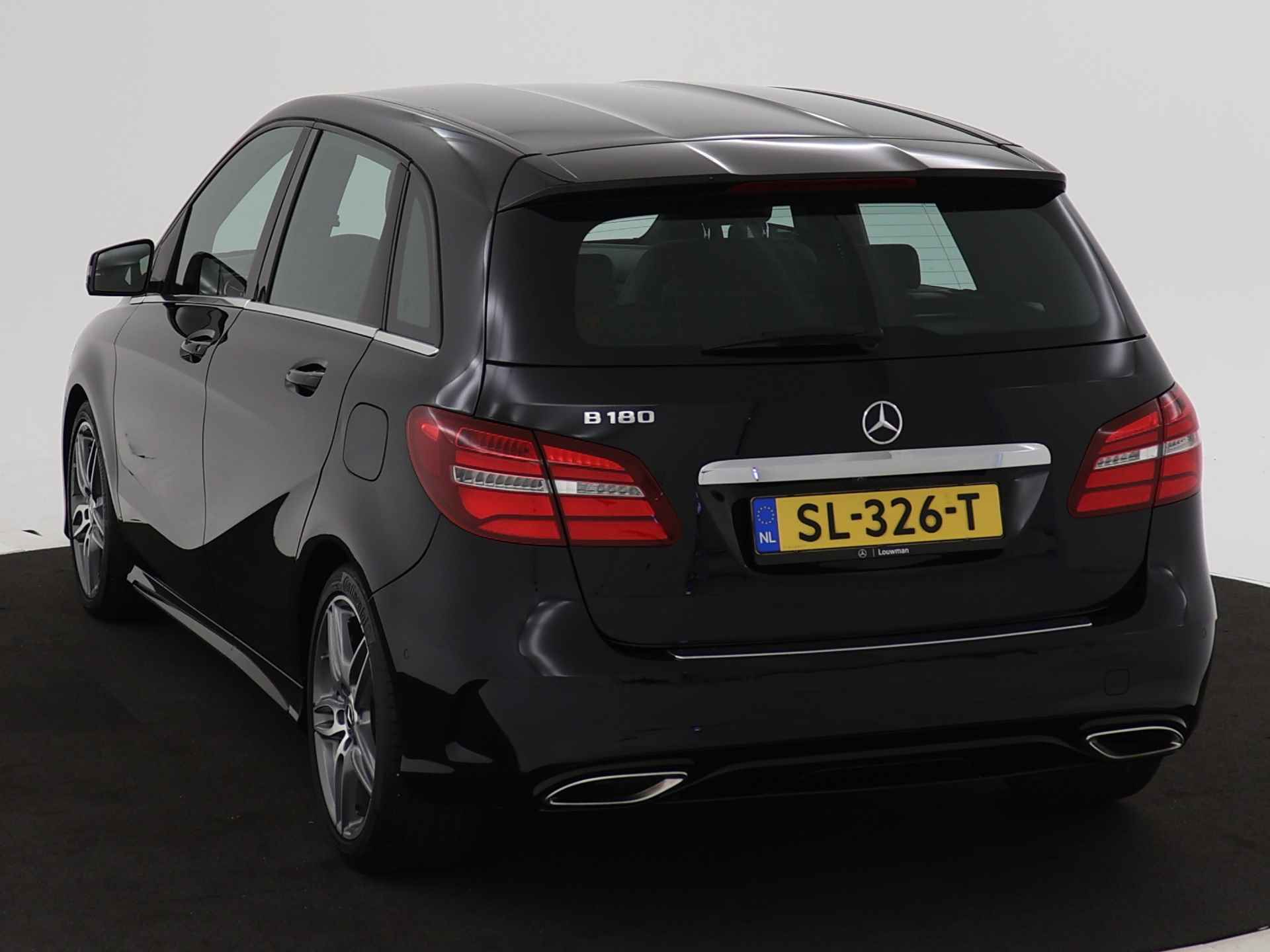 Mercedes-Benz B-Klasse 180 Business Solution AMG | Stoelverwarming | Parkeerpakket met Camera | LED Verlichting | Navigatie | Cruise Controle | - 18/45