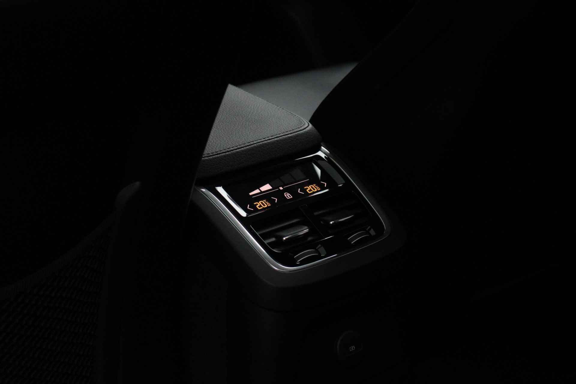 Volvo XC90 T8 Recharge Inscription Long Range | Trekhaak | Harman/Kardon audio | Schuif-/kanteldak | Geheugenstoelen | Adaptive Cruise | St - 26/36