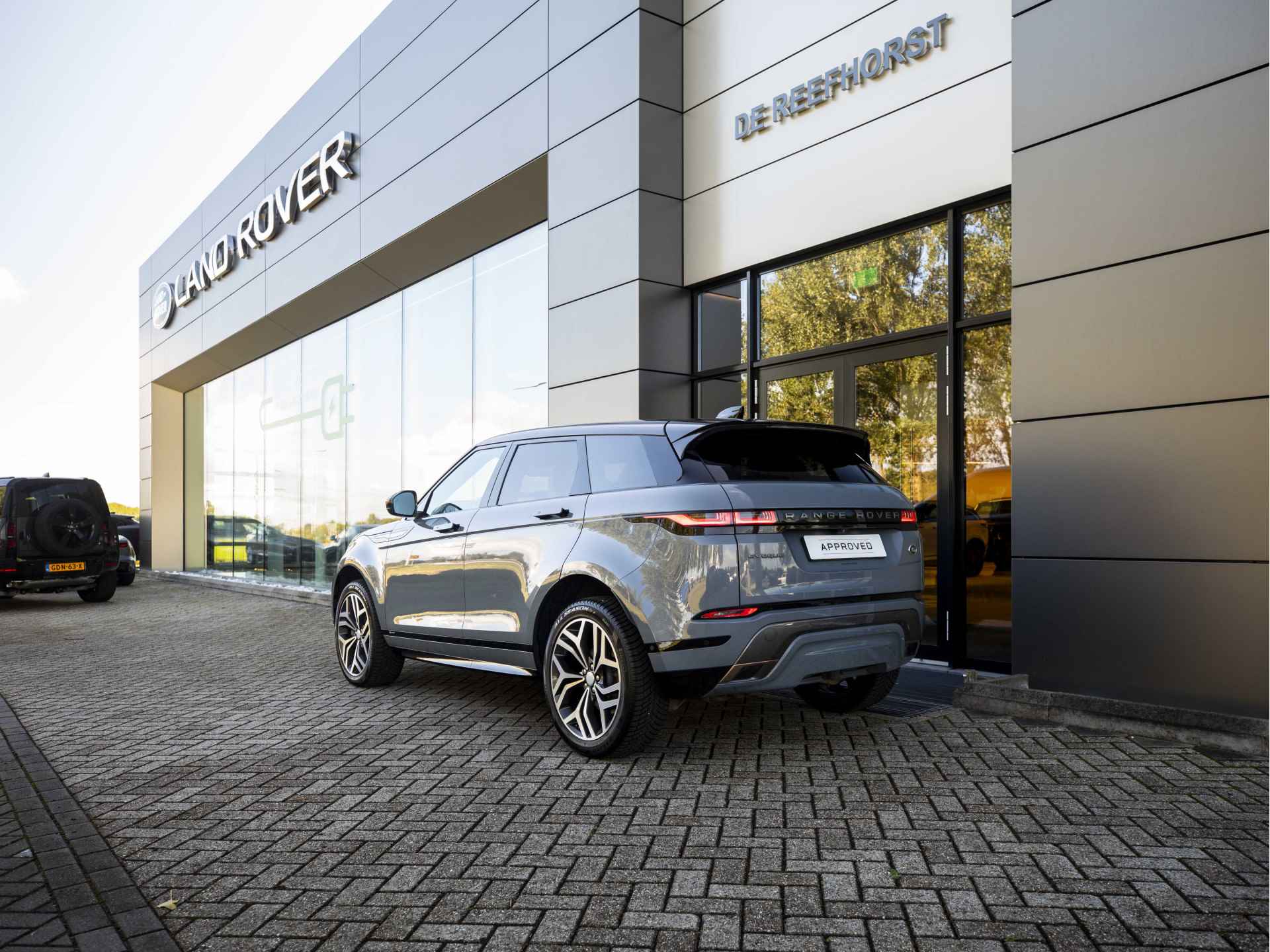 Land Rover Range Rover Evoque D180 AWD R-Dynamic FIRST EDITION | HUD | Adaptive Cruise | ClearSight | - 18/65